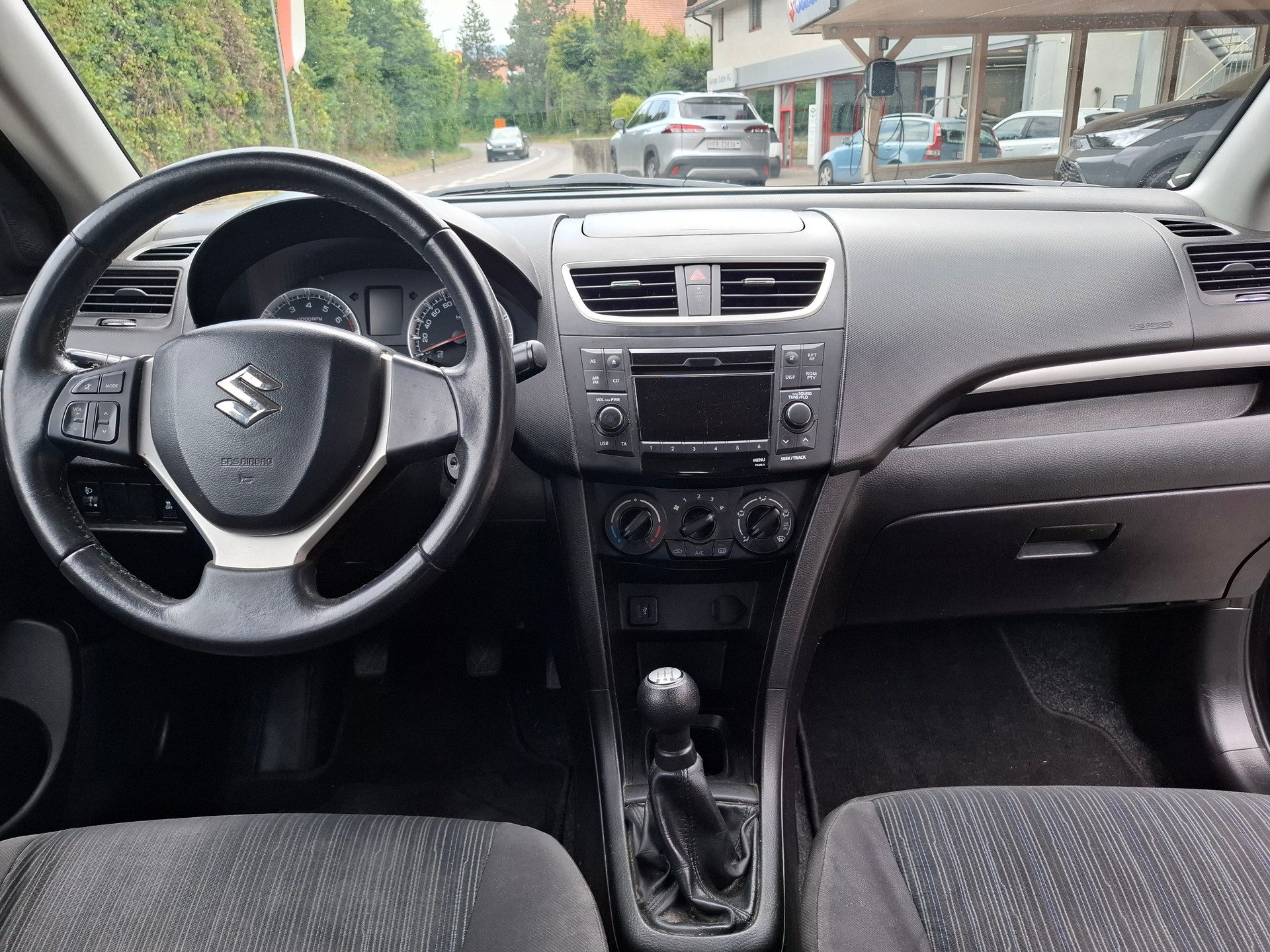SUZUKI Swift 1.2i 16V Unico 4x4-image-4