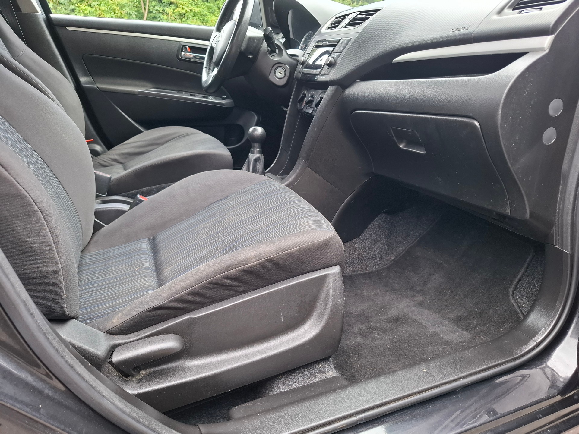 SUZUKI Swift 1.2i 16V Unico 4x4-image-5