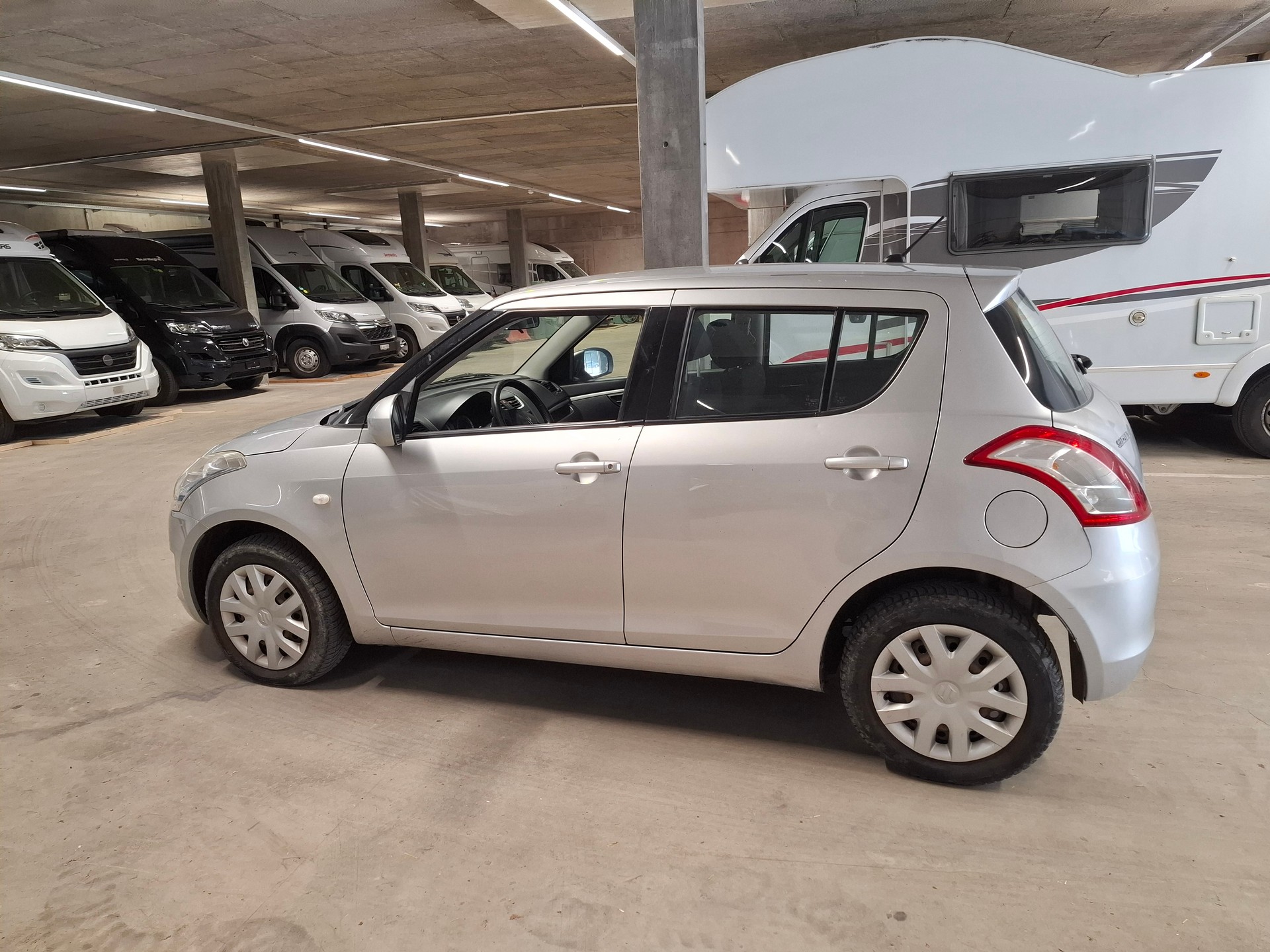 SUZUKI Swift 1.2i 16V GL Top 4x4-image-3