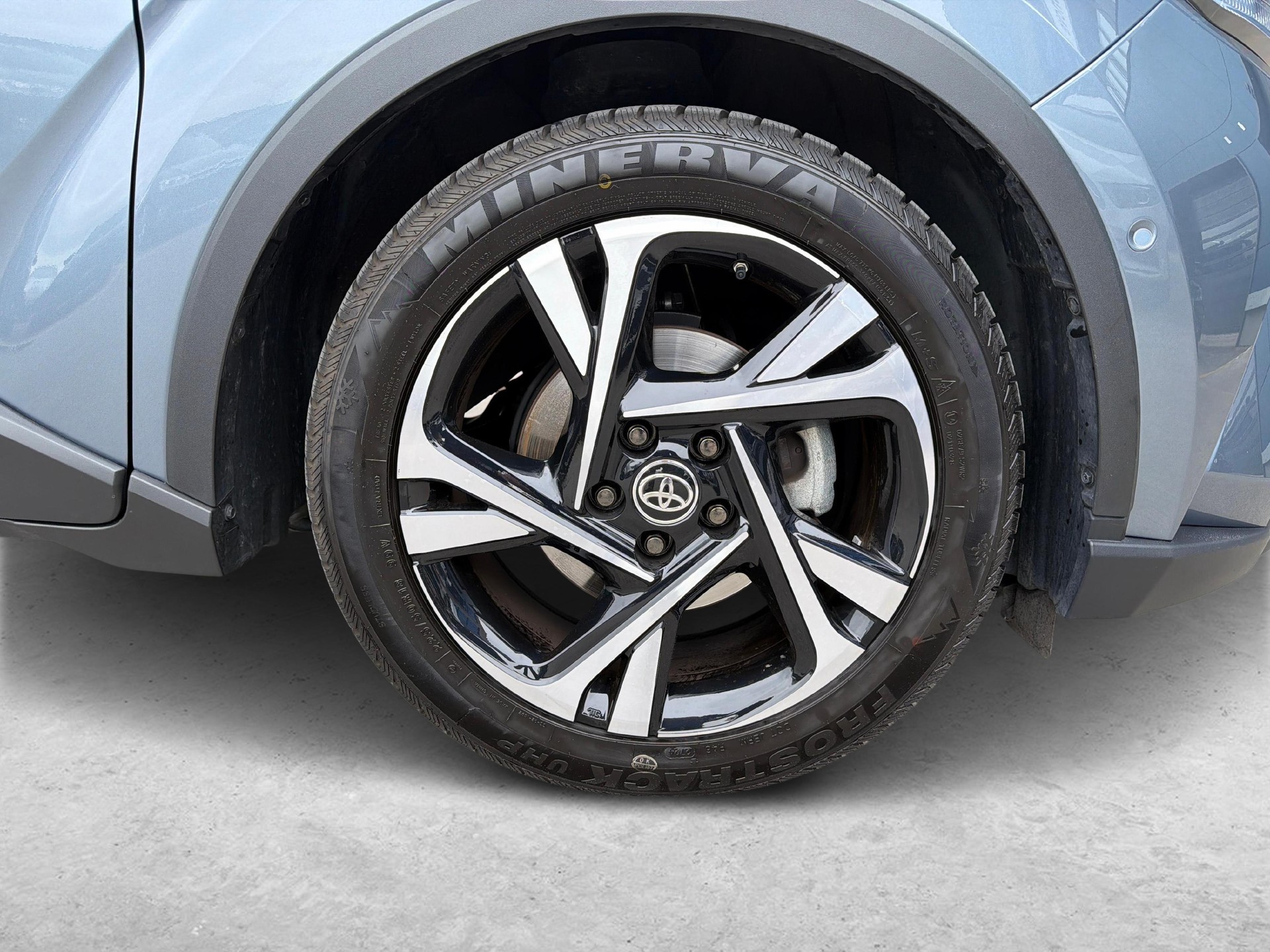 TOYOTA C-HR 1.8 VVTi HSD Trend-image-9