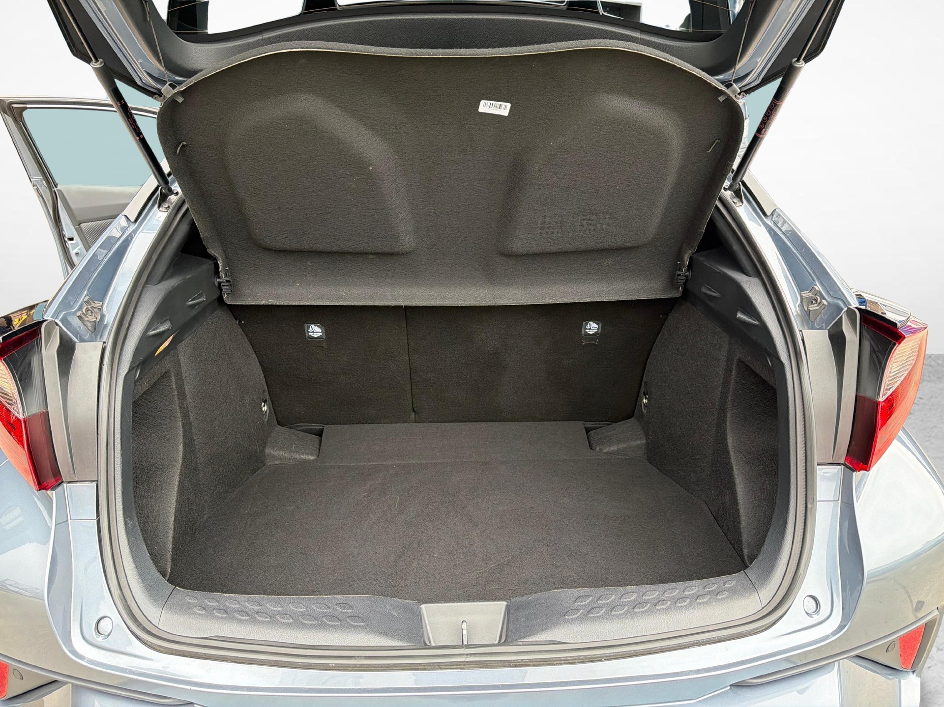TOYOTA C-HR 1.8 VVTi HSD Trend-image-14