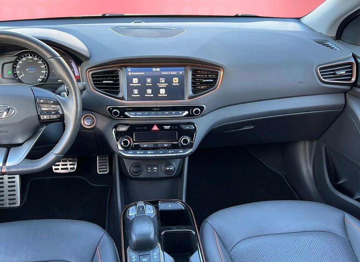HYUNDAI 28 kWh Electric Vertex-image-4