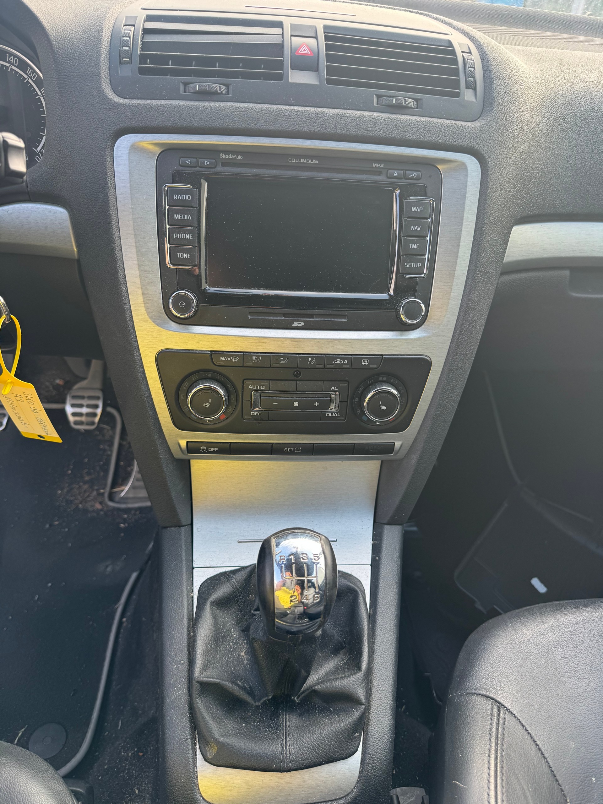 SKODA Octavia Combi 2.0 TSI RS-image-10