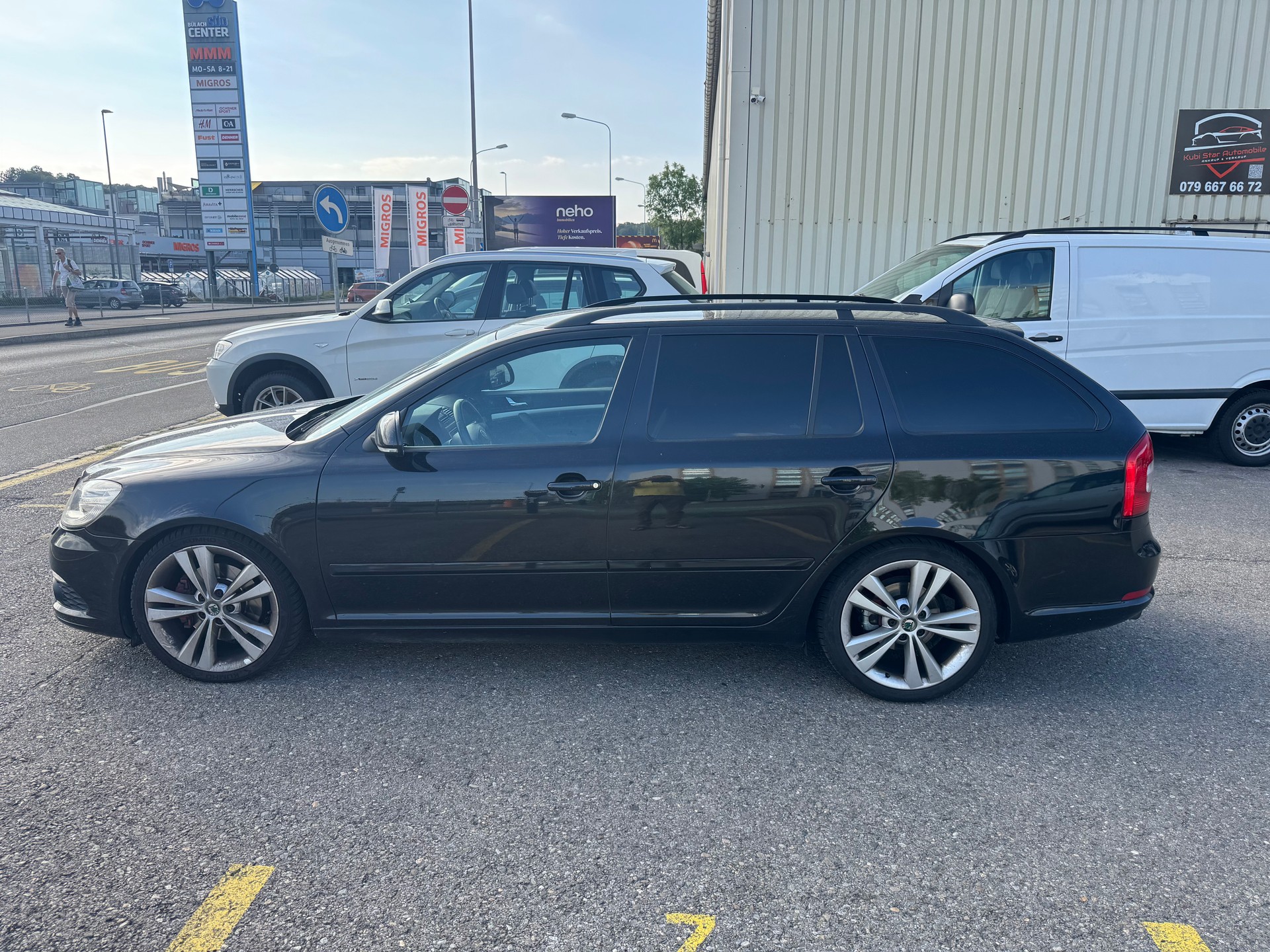 SKODA Octavia Combi 2.0 TSI RS-image-4