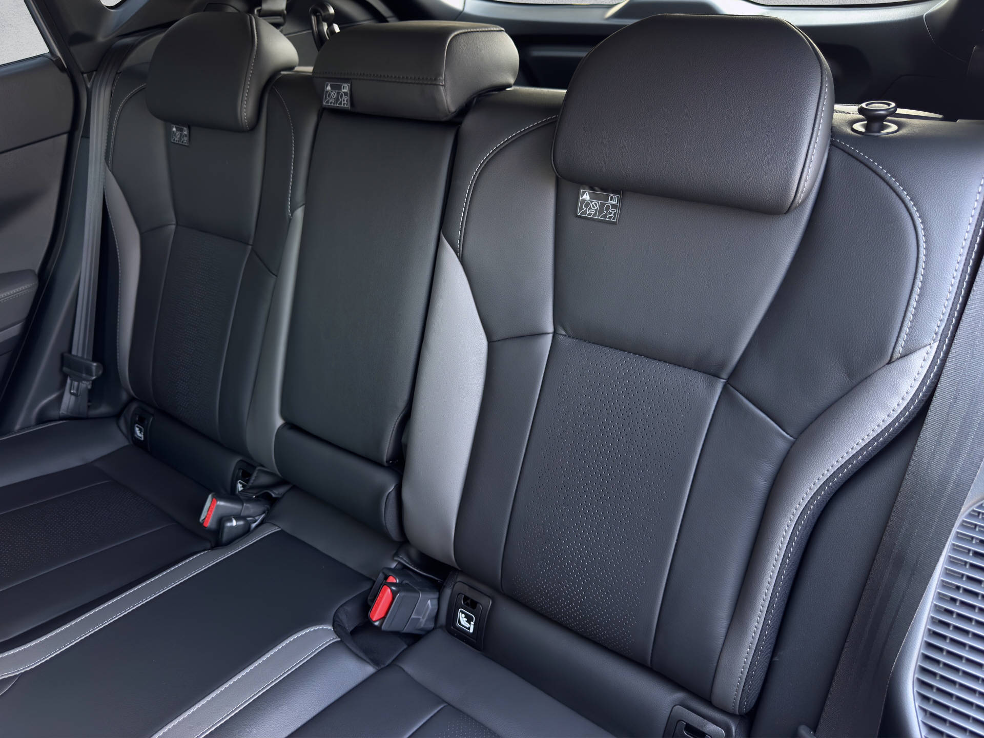 SUBARU Impreza 2.0i e-Boxer Luxury-image-11