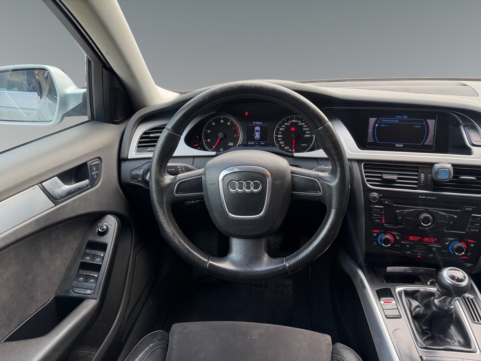AUDI A4 Avant 1.8 TFSI quattro *AB MFK*AB SERVICE*-image-10