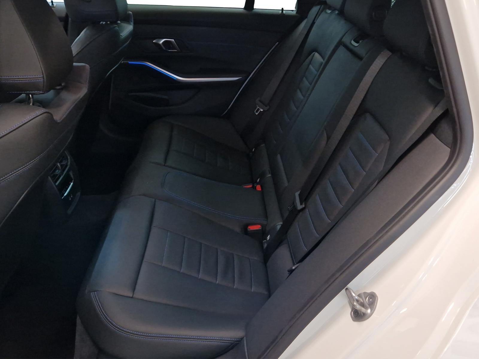 BMW 320d xDrive M Sport-image-23