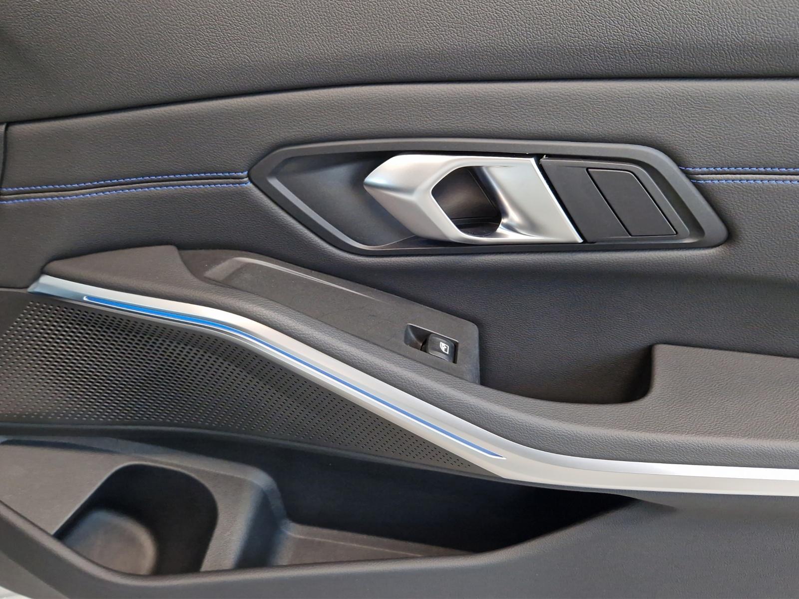 BMW 320d xDrive M Sport-image-12