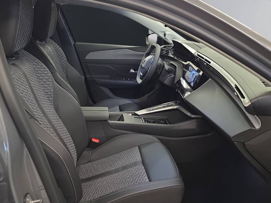 PEUGEOT 308 1.2 HEV 145 Allure-image-10