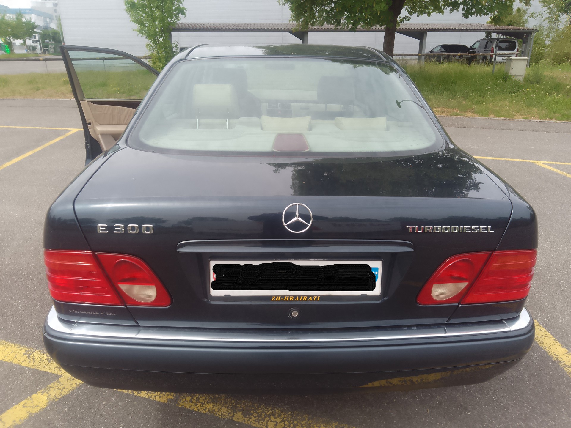 MERCEDES-BENZ-image-3