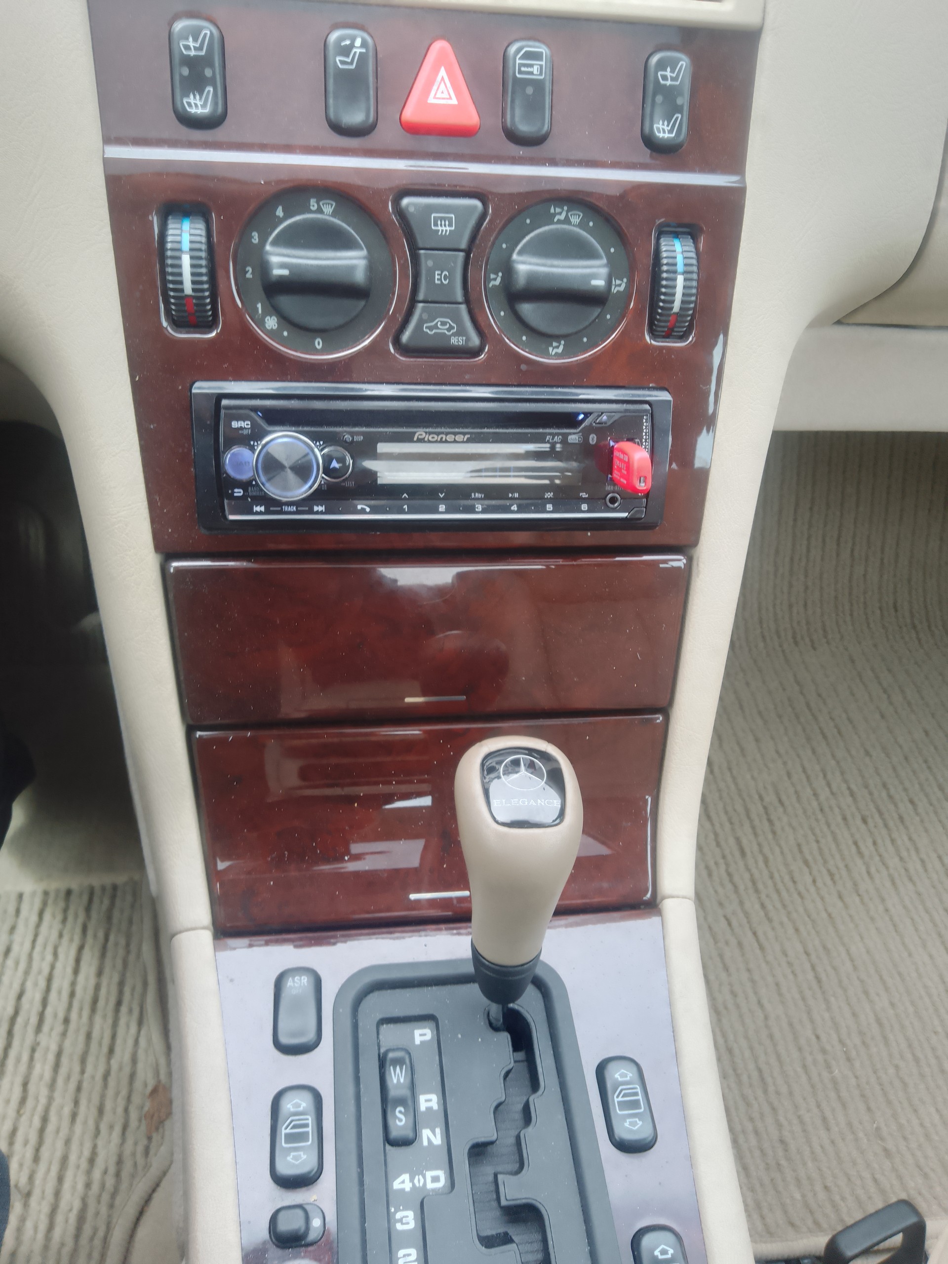 MERCEDES-BENZ-image-5