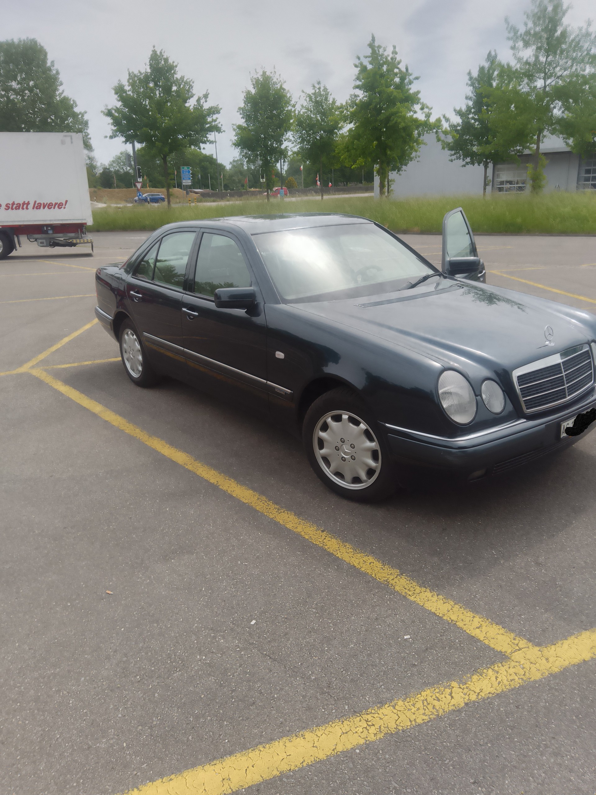 MERCEDES-BENZ-image-1