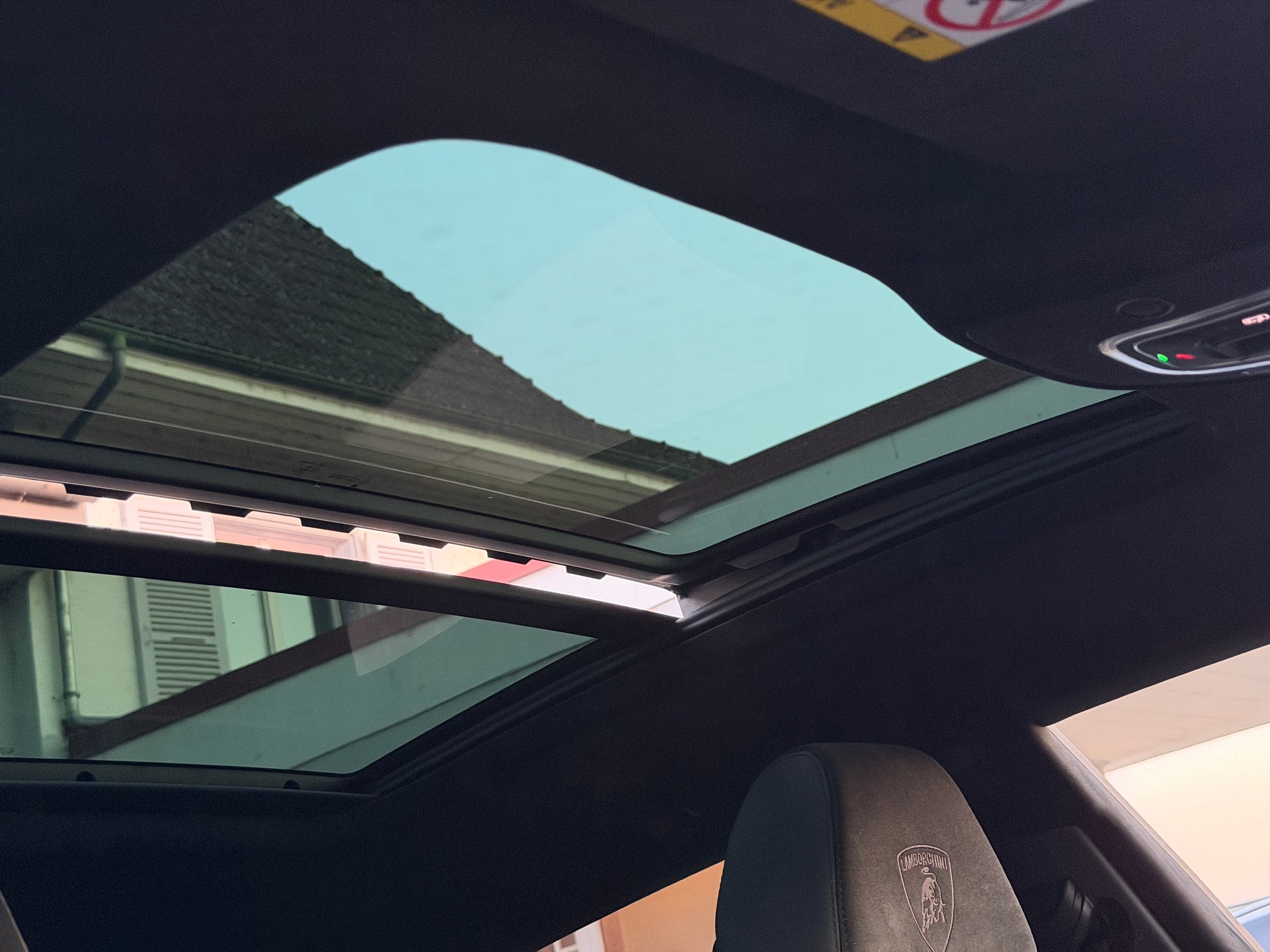 LAMBORGHINI Urus Performante Akrapovic-image-26