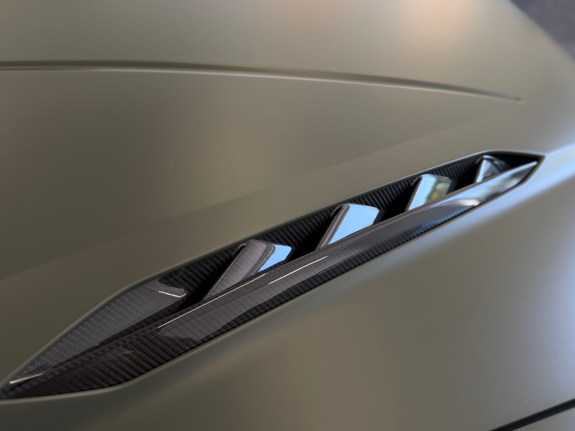 LAMBORGHINI Urus Performante Akrapovic-image-16
