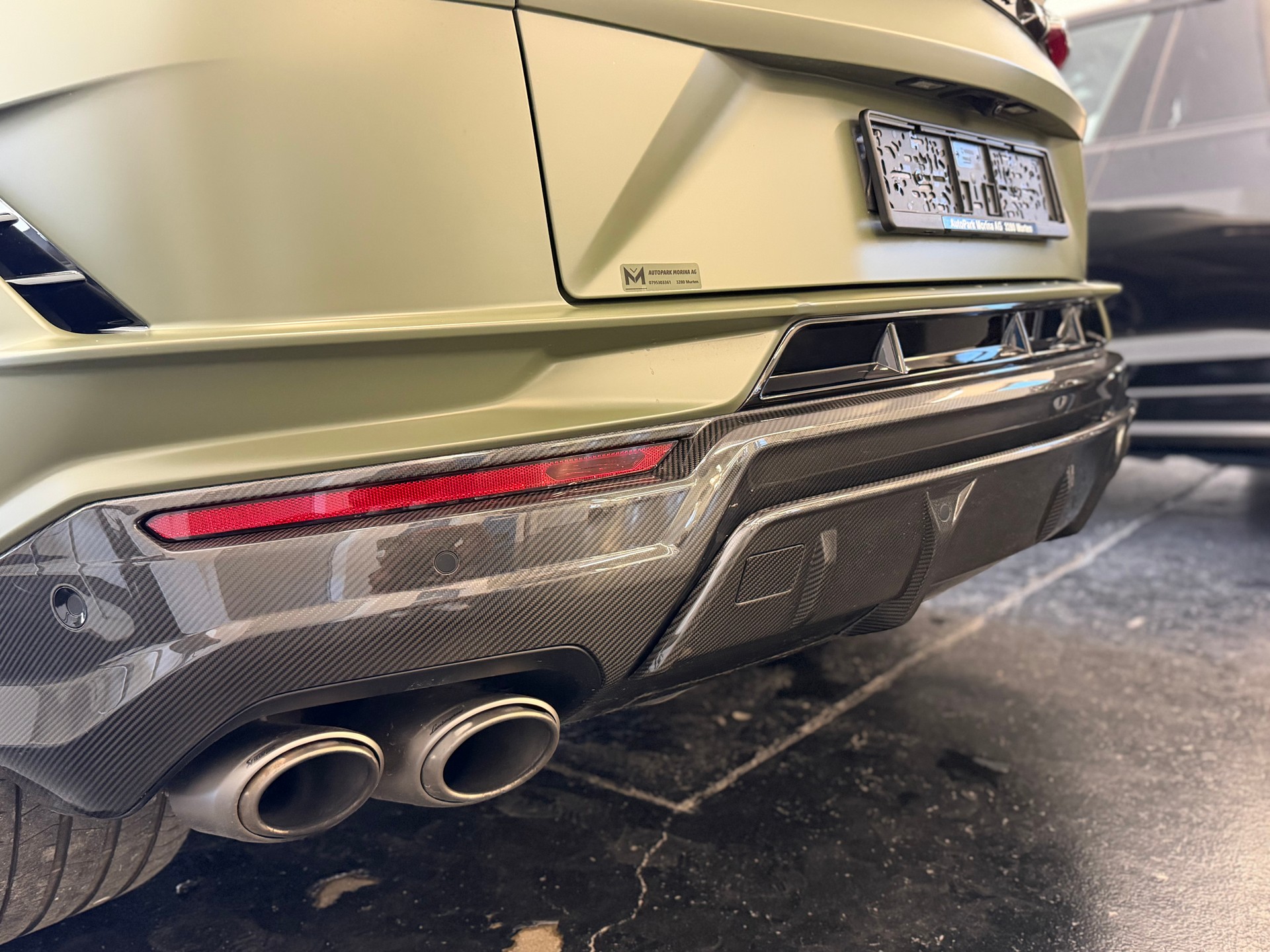 LAMBORGHINI Urus Performante Akrapovic-image-13