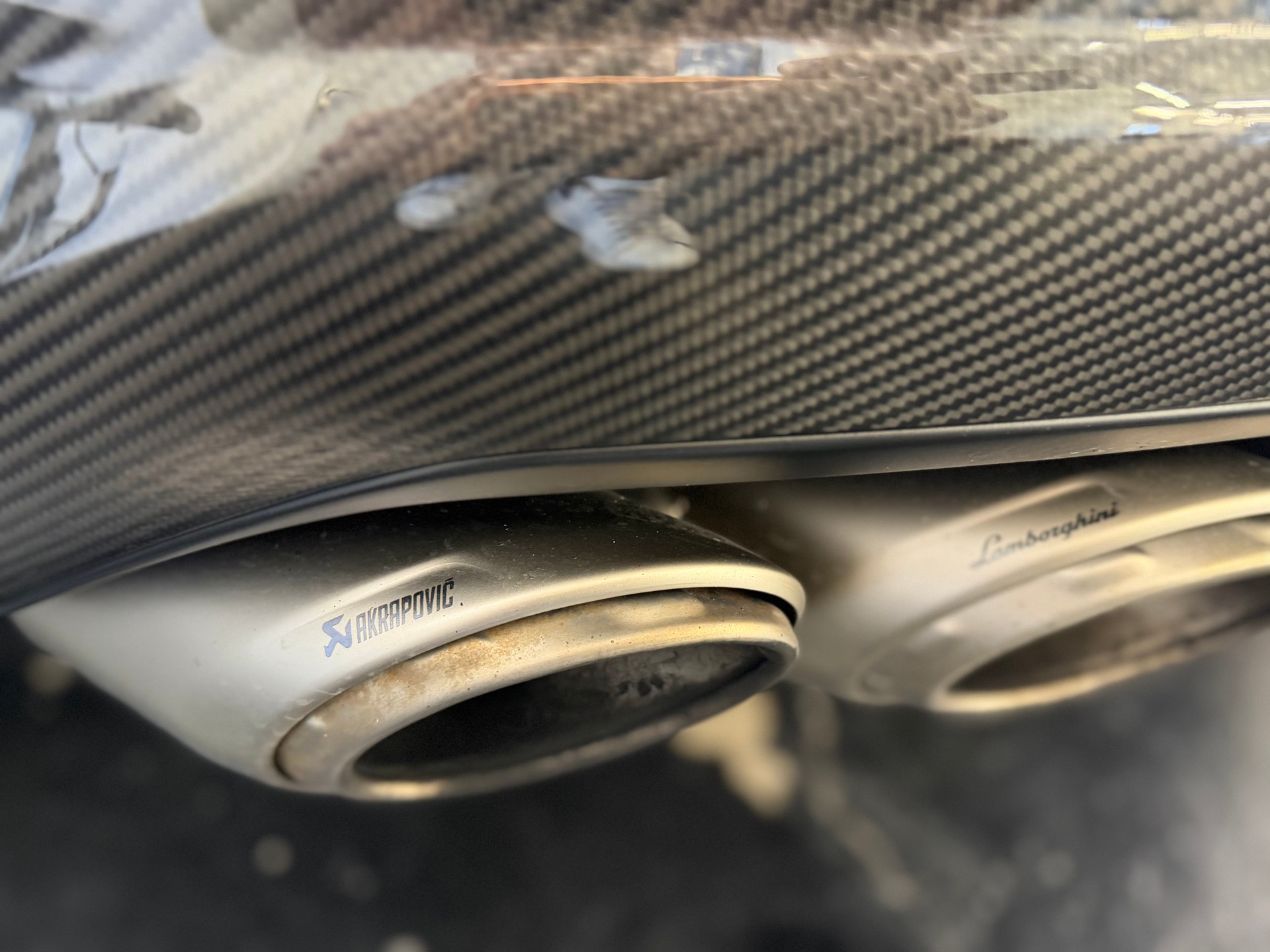 LAMBORGHINI Urus Performante Akrapovic-image-14