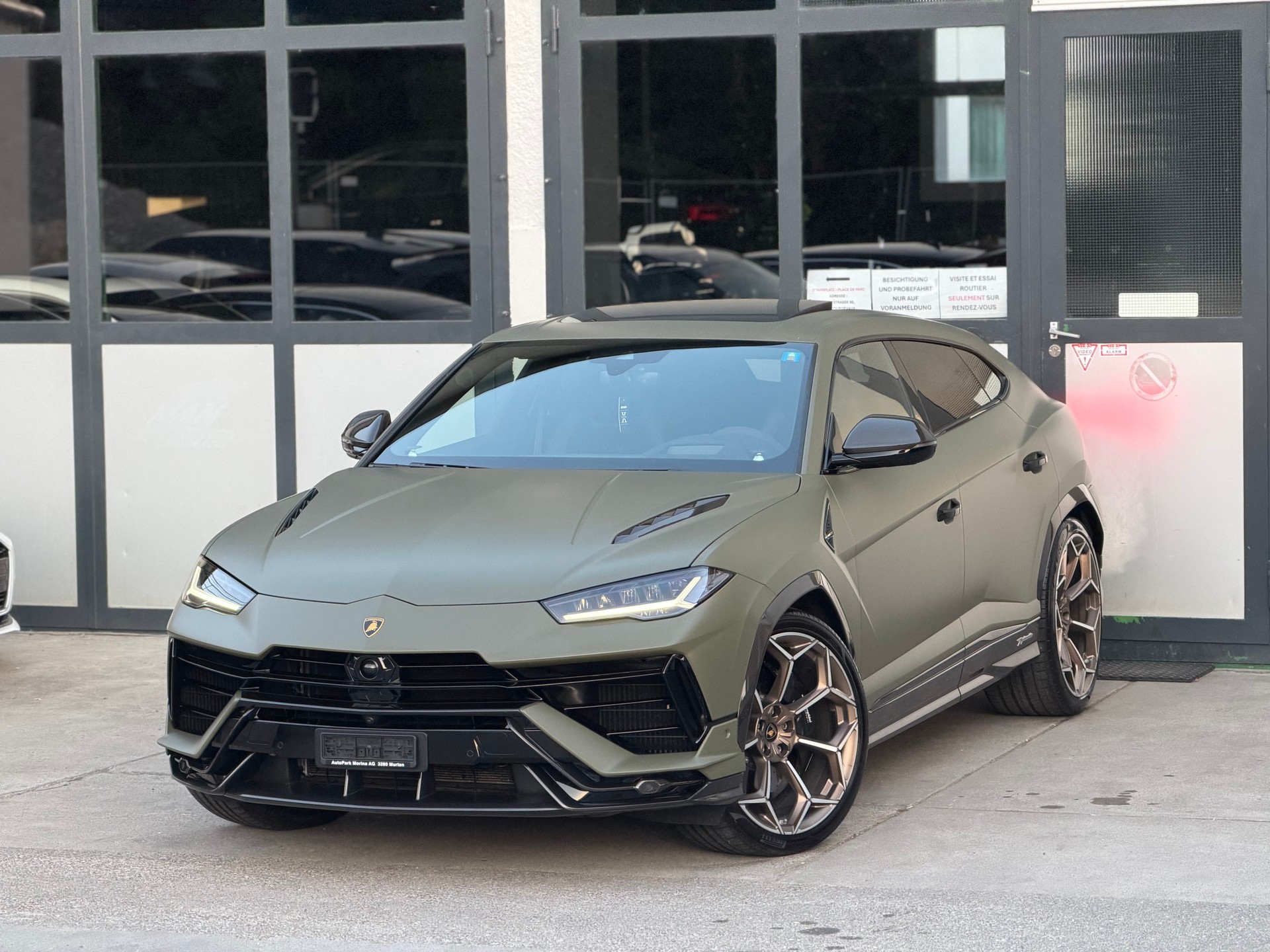 LAMBORGHINI Urus Performante Akrapovic-image-0