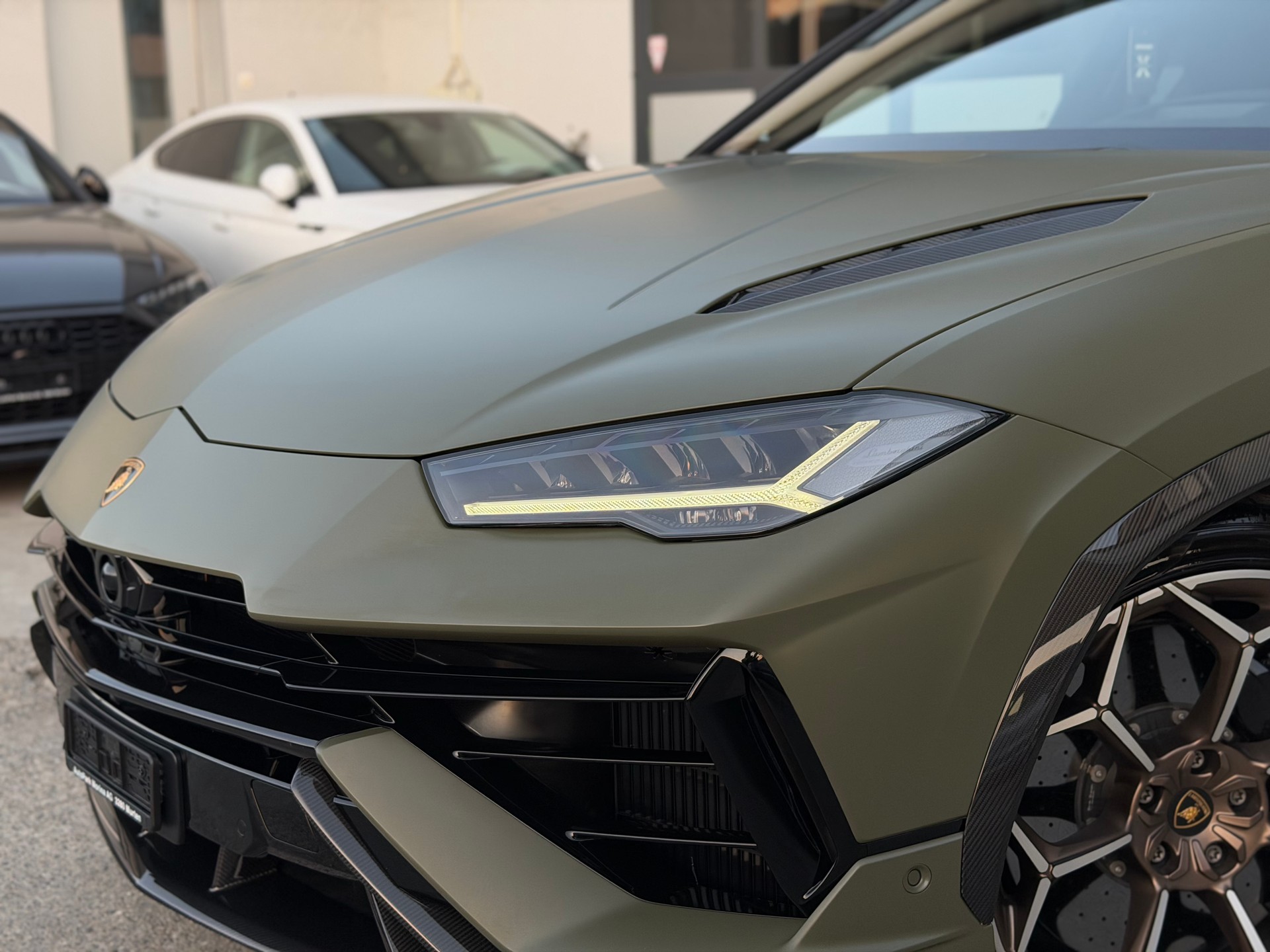LAMBORGHINI Urus Performante Akrapovic-image-7
