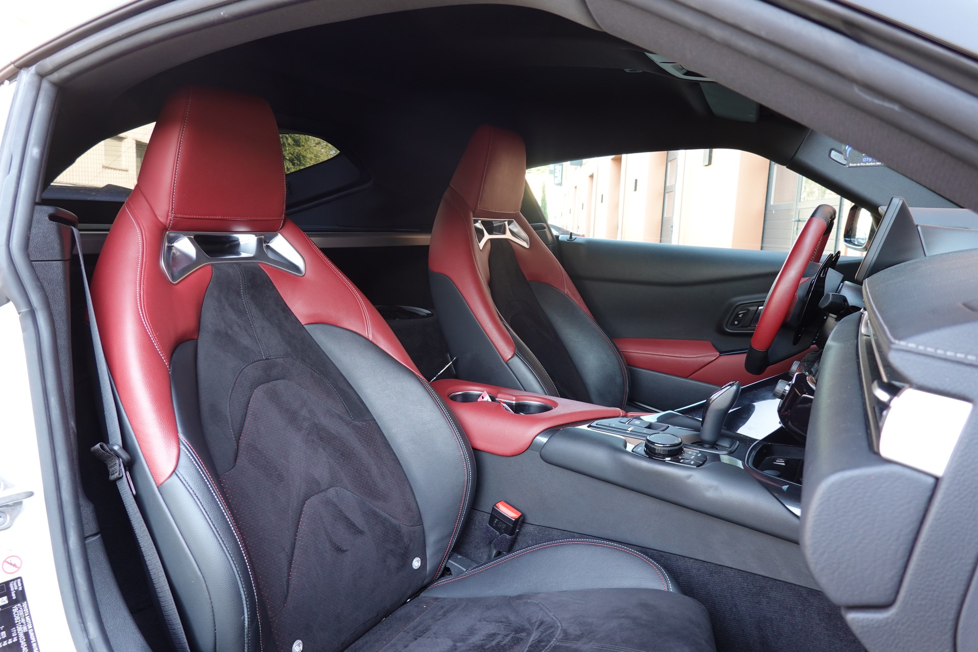 TOYOTA Supra GR 2.0i Turbo Sport Automat 8 - "CH Auto * Covering * Full Carbone * Jantes Concaver"-image-23
