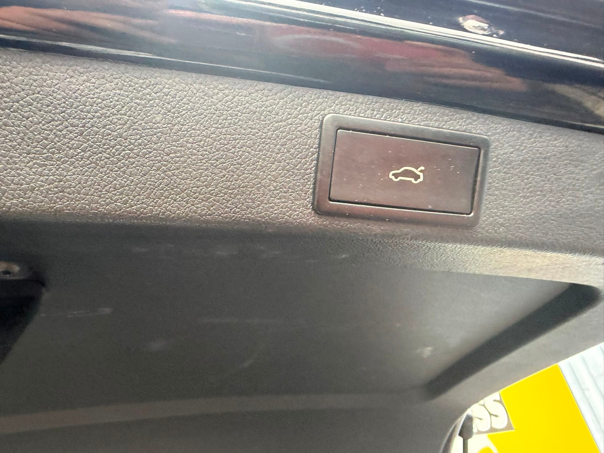 SKODA Octavia Combi 1.8 TSI Elegance 4x4 DSG-image-18