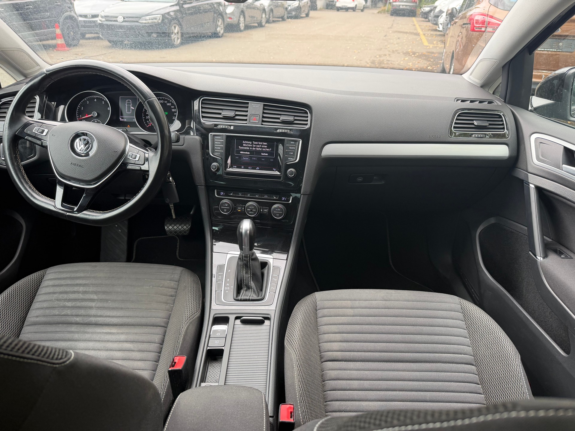 VW Golf Variant 1.4 TSI Comfortline DSG-image-9
