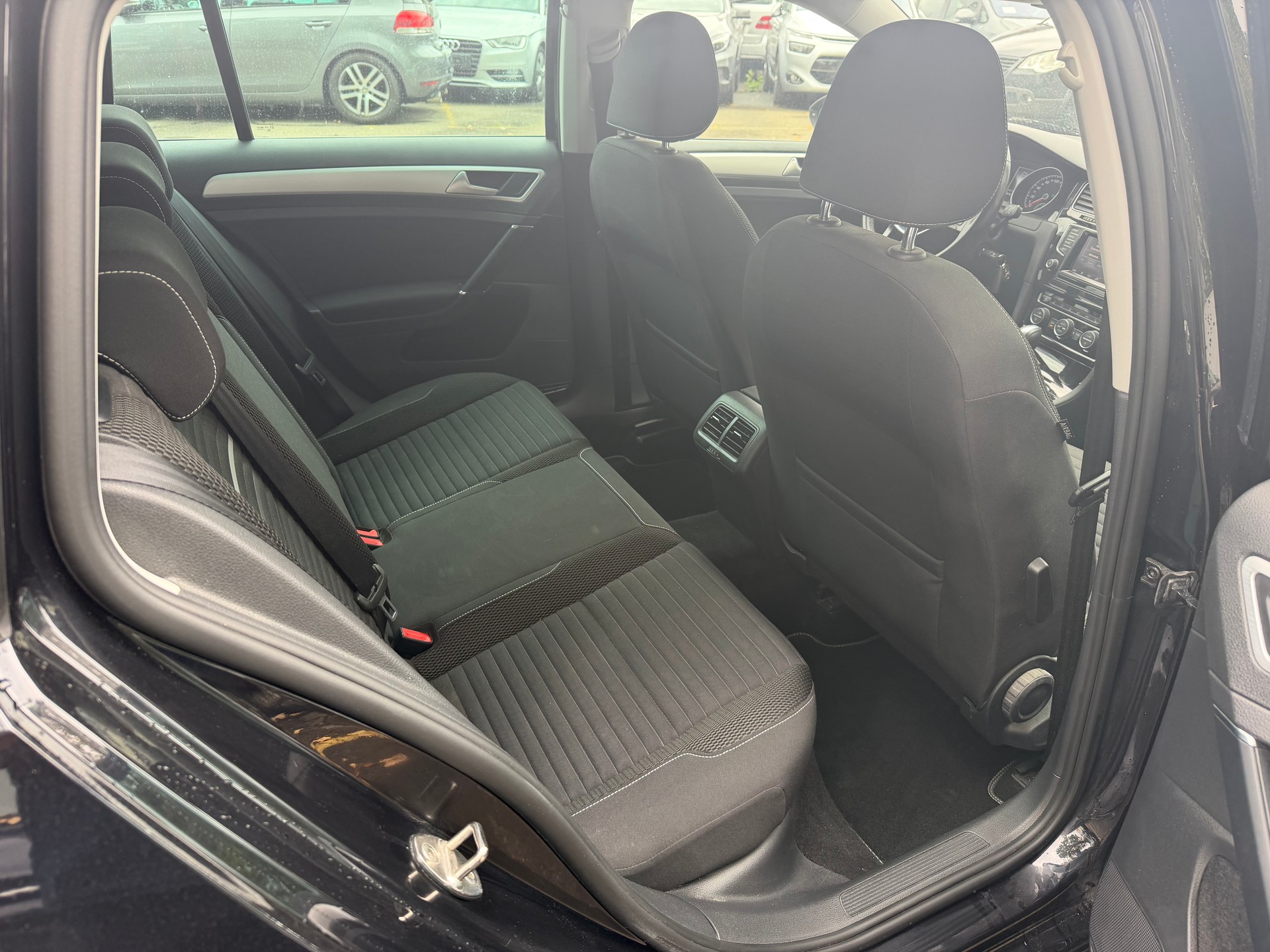 VW Golf Variant 1.4 TSI Comfortline DSG-image-11