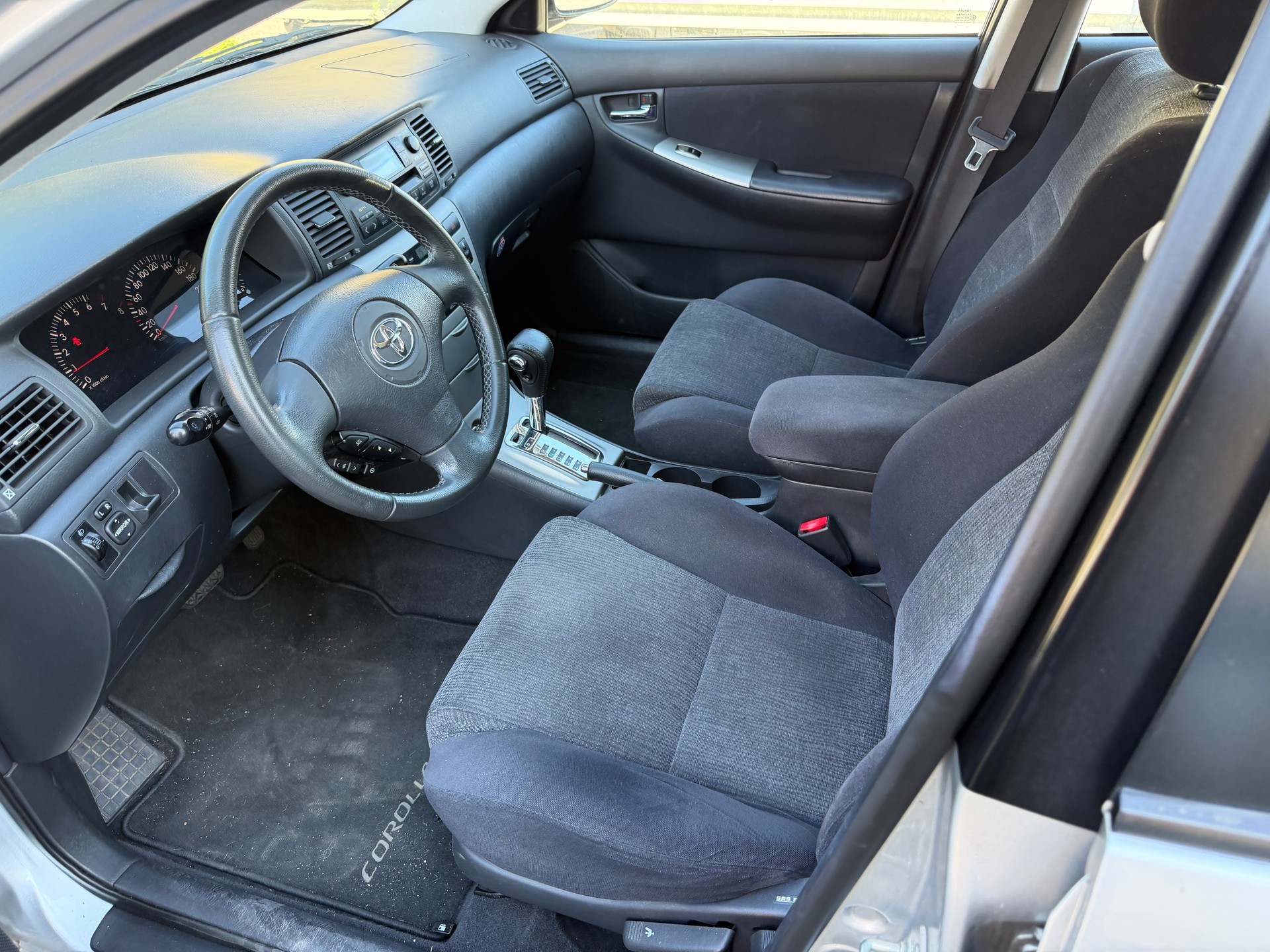 TOYOTA Corolla 1.6 Linea Sol-image-7