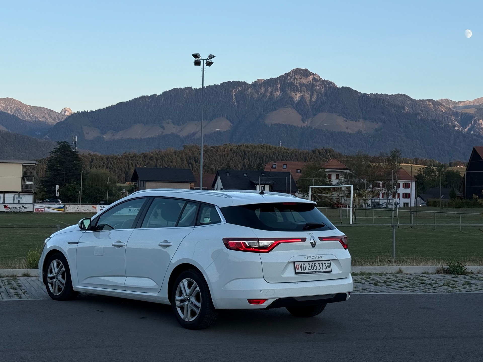 RENAULT Renault Mégane 1.5 dCi EDC-image-2