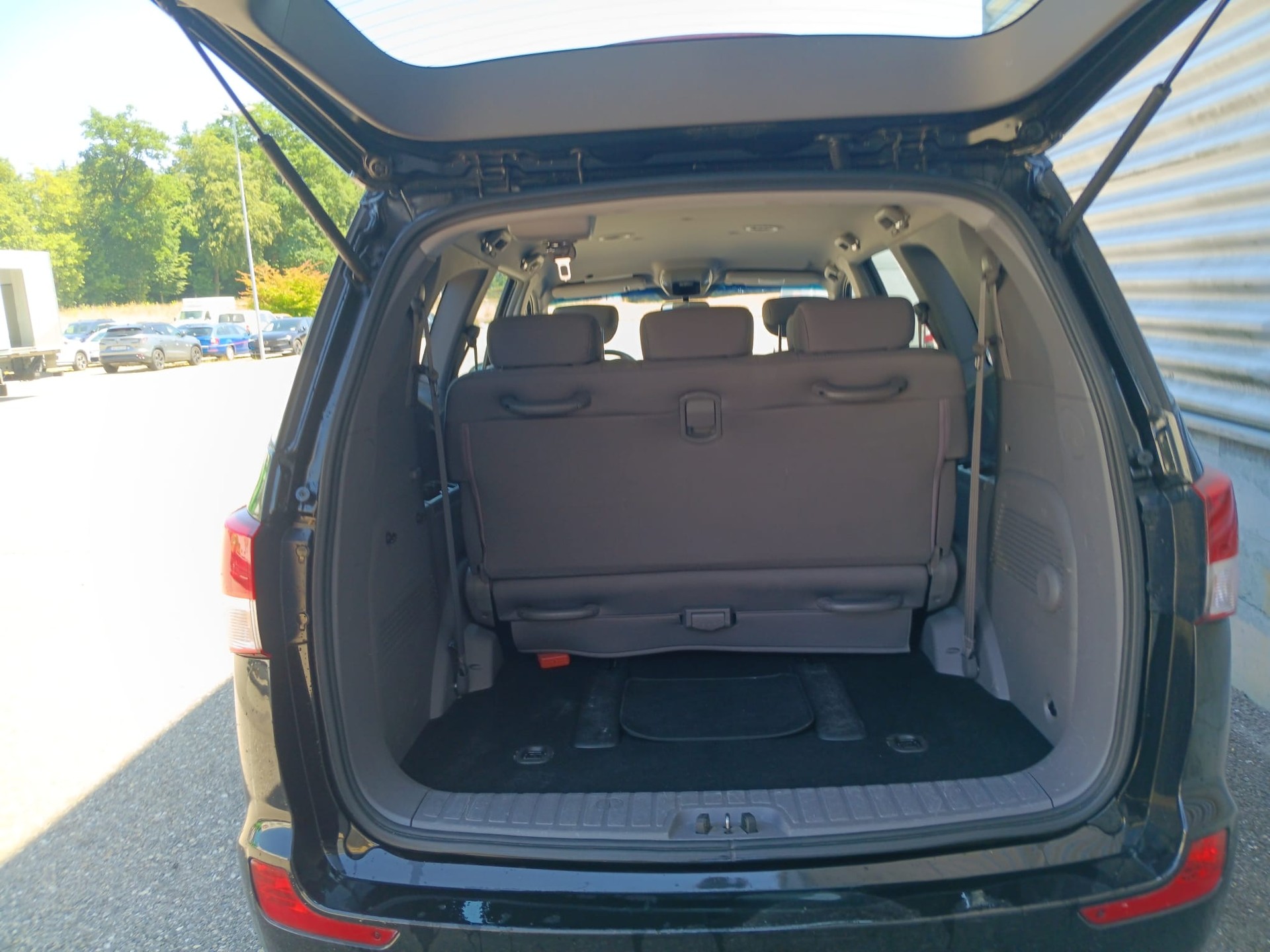 KGM-SsangYong Rodius SV220 e-XDi Crystal Plus Edition 2WD-image-8