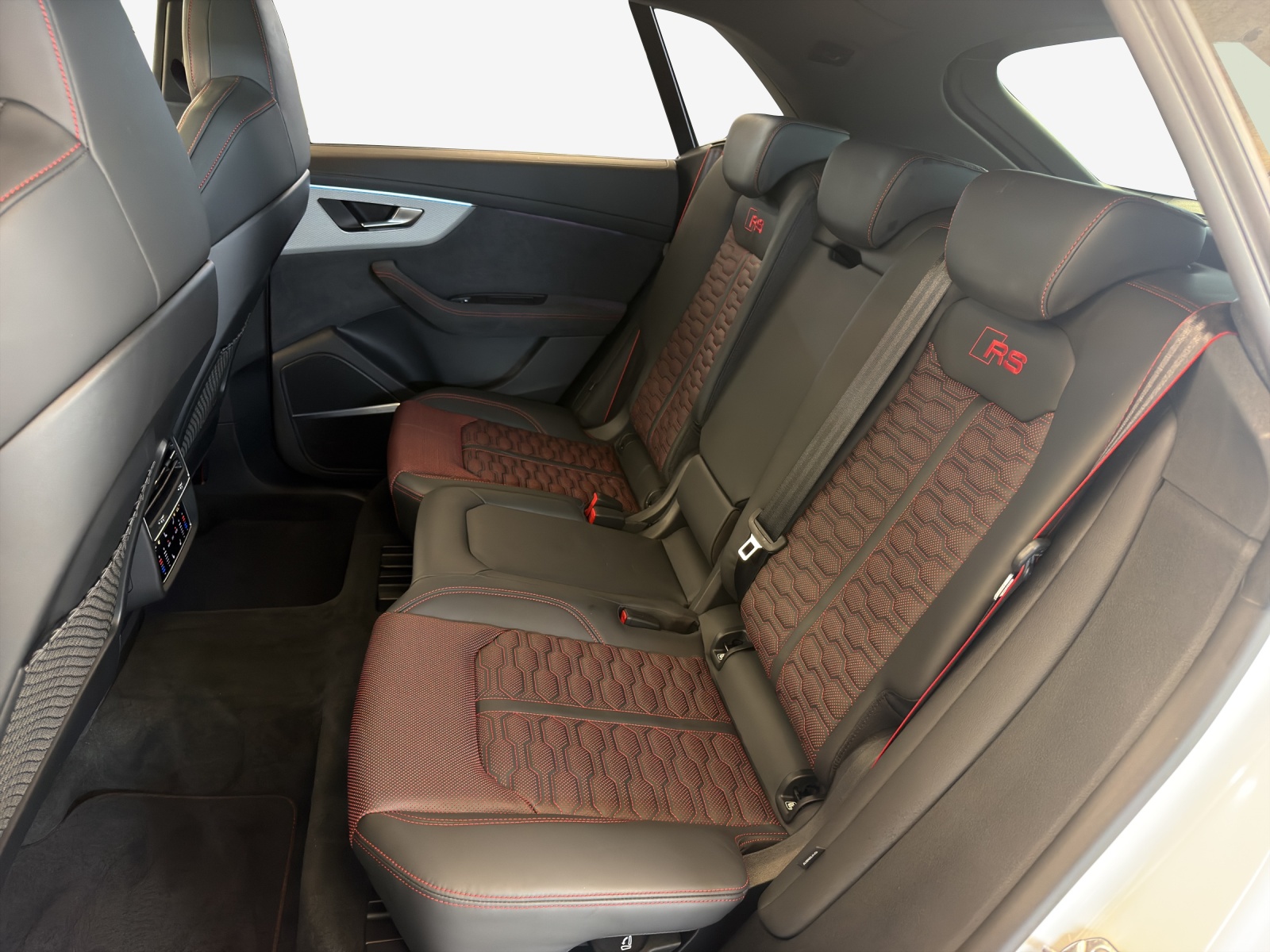 AUDI RSQ8 quattro-image-11