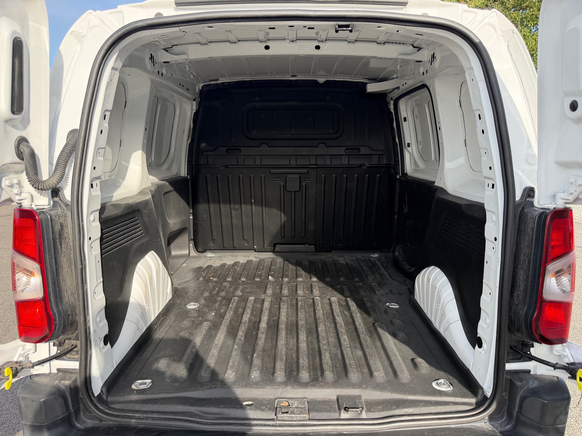 OPEL Combo 1.2 Cargo Essentia start/stop-image-10