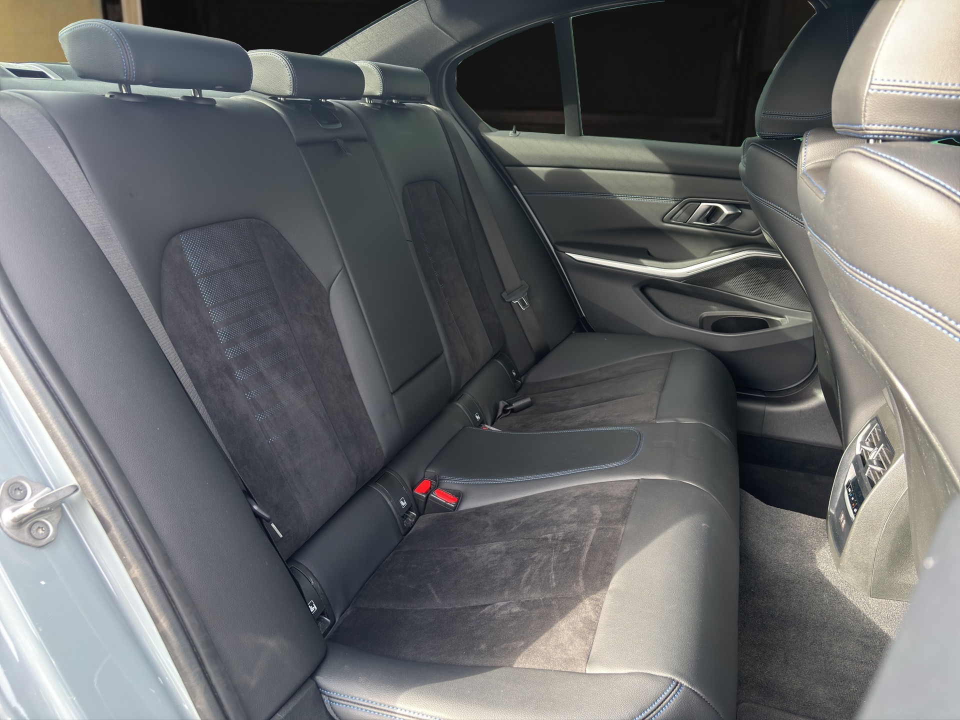 BMW 320d xDrive M Sport SAG-image-12