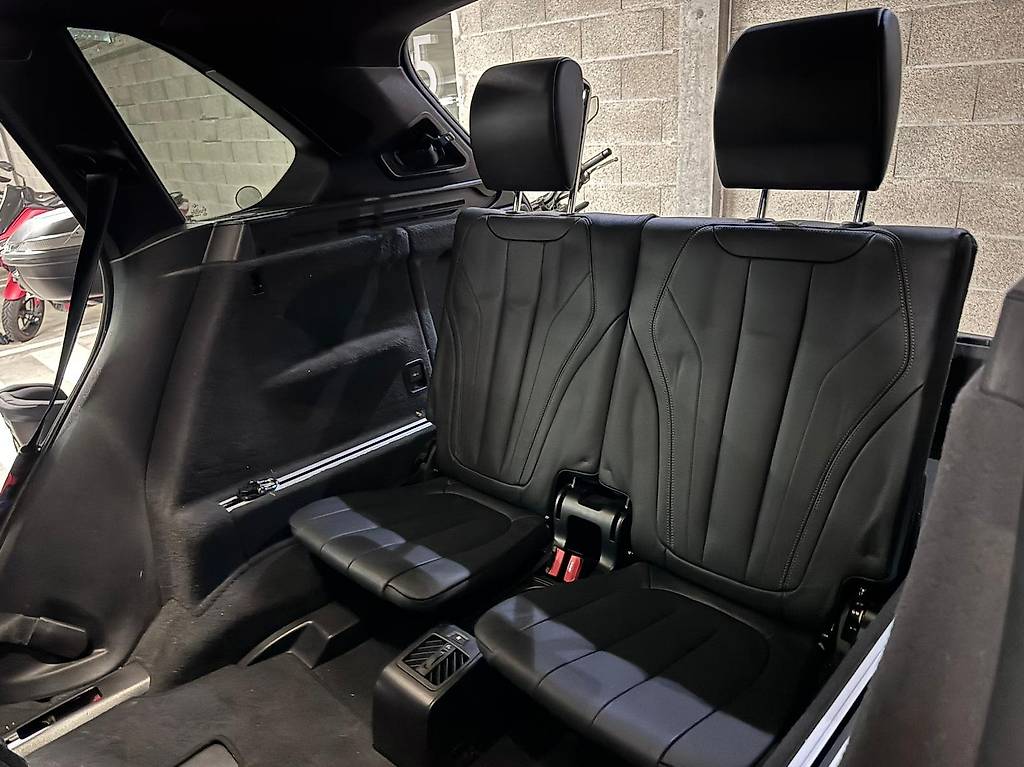 BMW X5-image-4