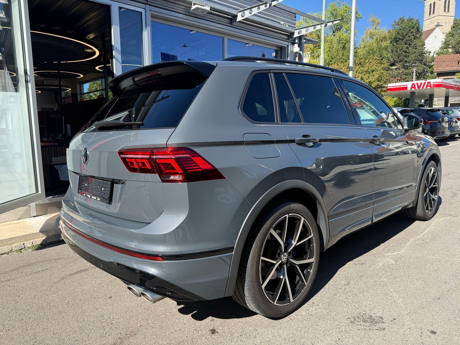 VW Tiguan R 4Motion-image-3