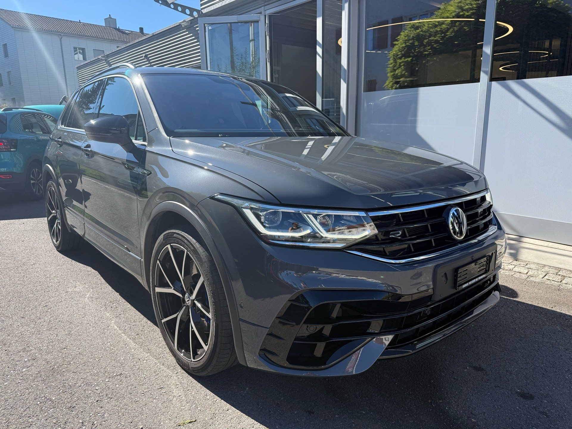 VW Tiguan R 4Motion-image-2