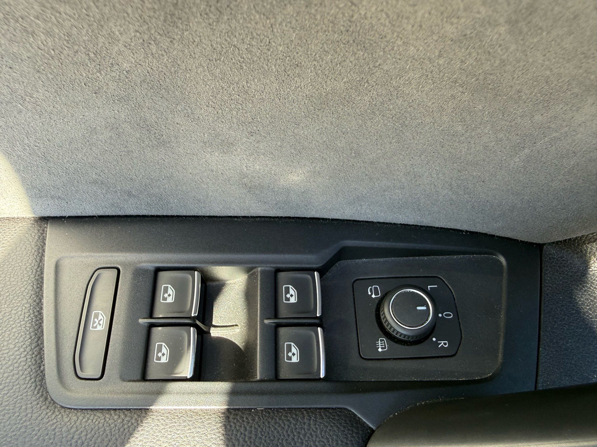 VW Tiguan R 4Motion-image-33