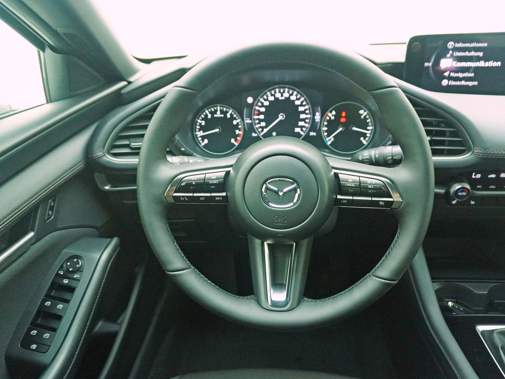 MAZDA 3 Hatchback 2.0 186 Centre-Line-image-9