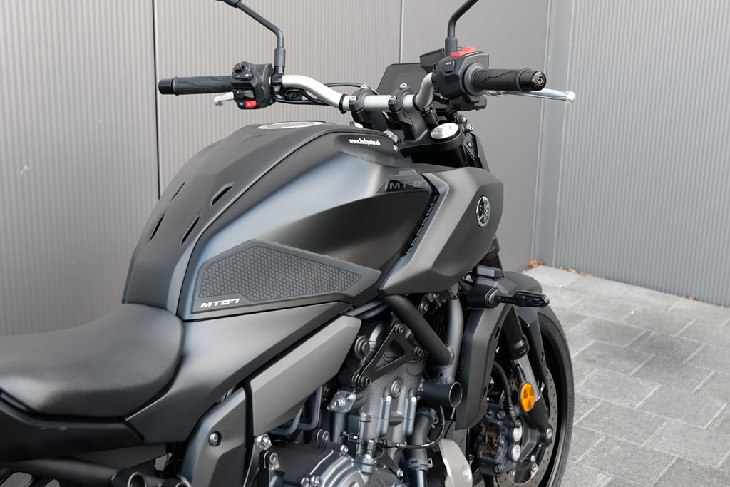 YAMAHA MT-07 ABS-showroom-element-2