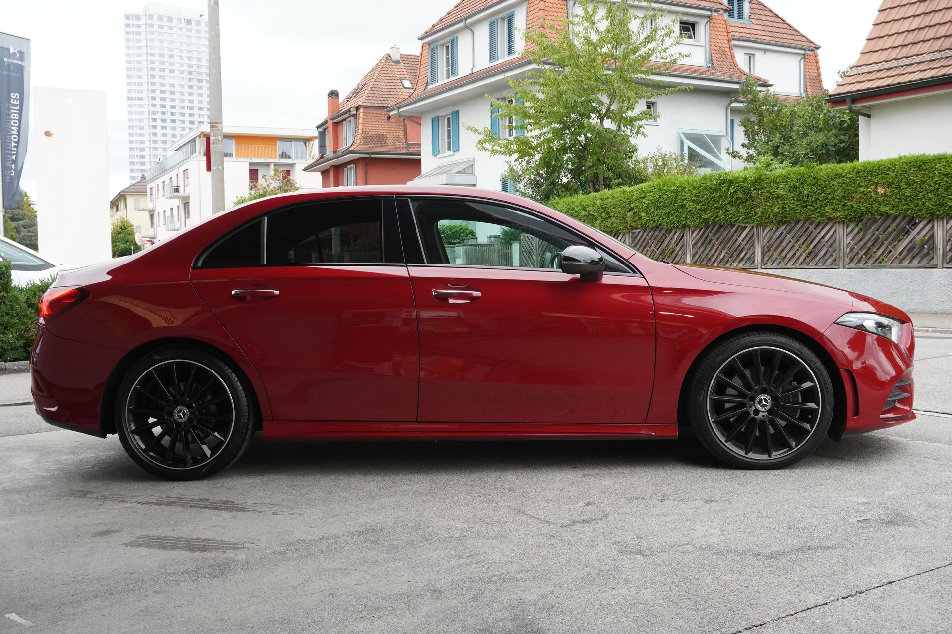 MERCEDES-BENZ A 220 d AMG Line 8G-DCT-image-4