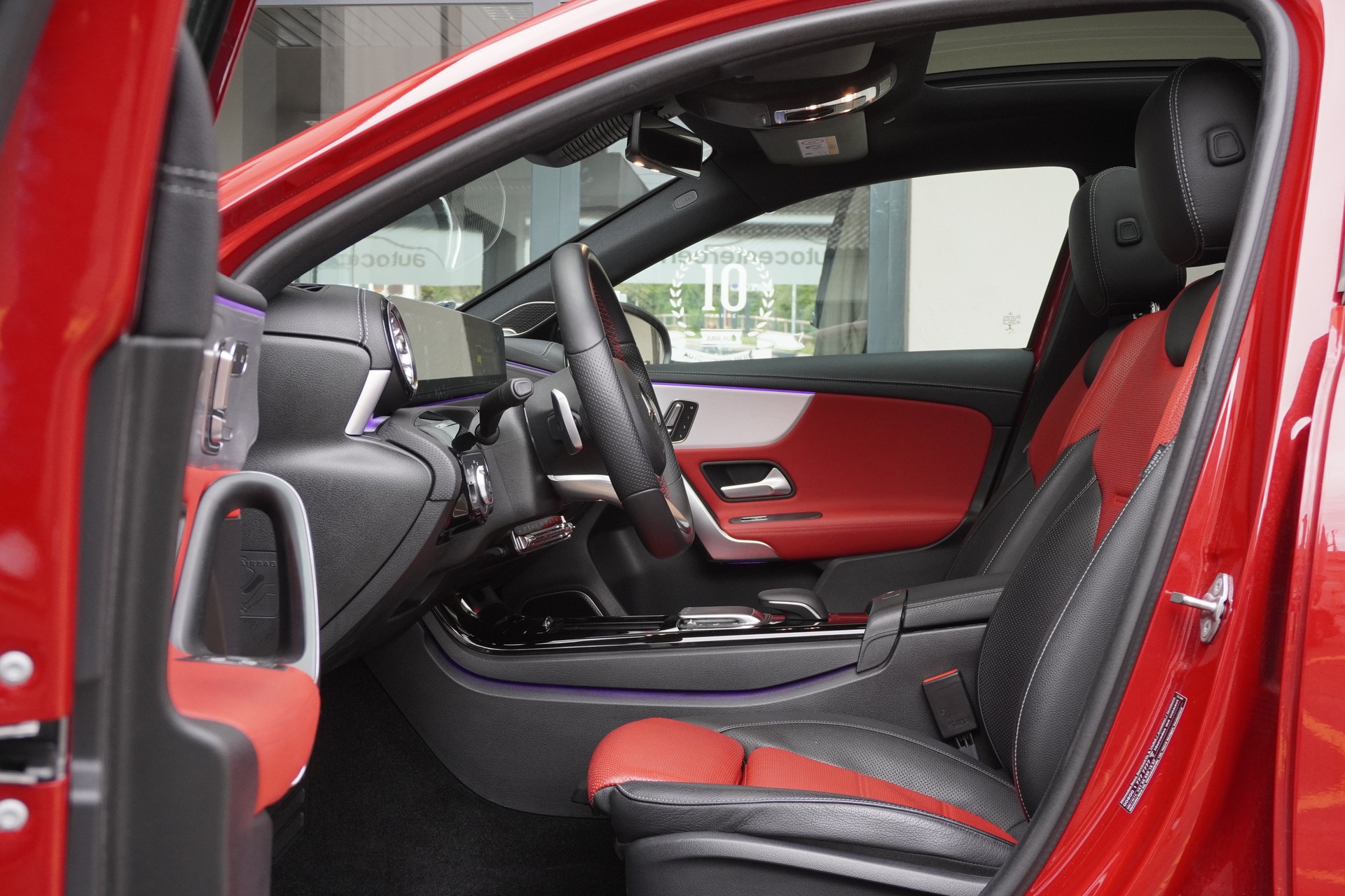 MERCEDES-BENZ A 220 d AMG Line 8G-DCT-image-9