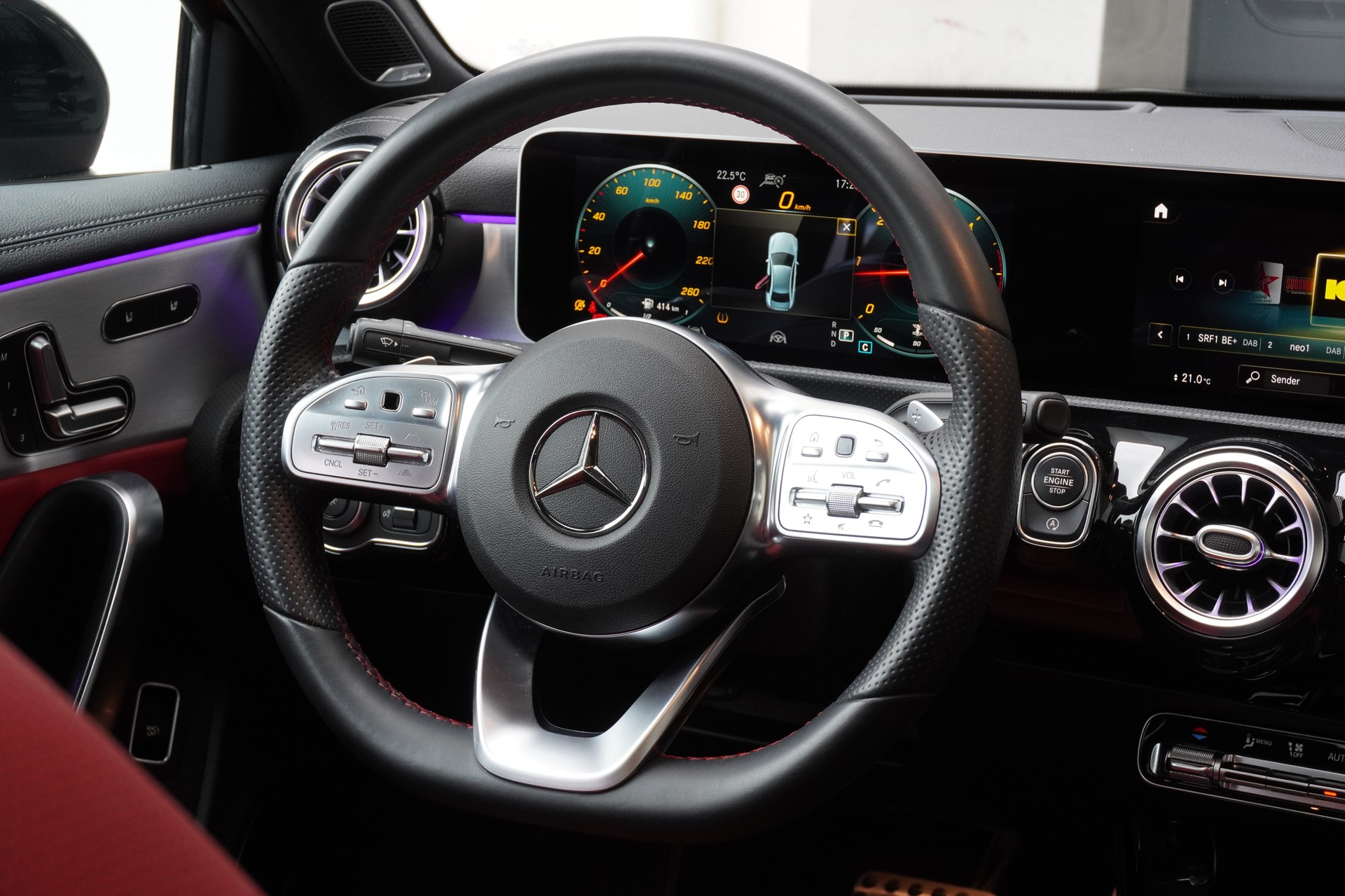 MERCEDES-BENZ A 220 d AMG Line 8G-DCT-image-10