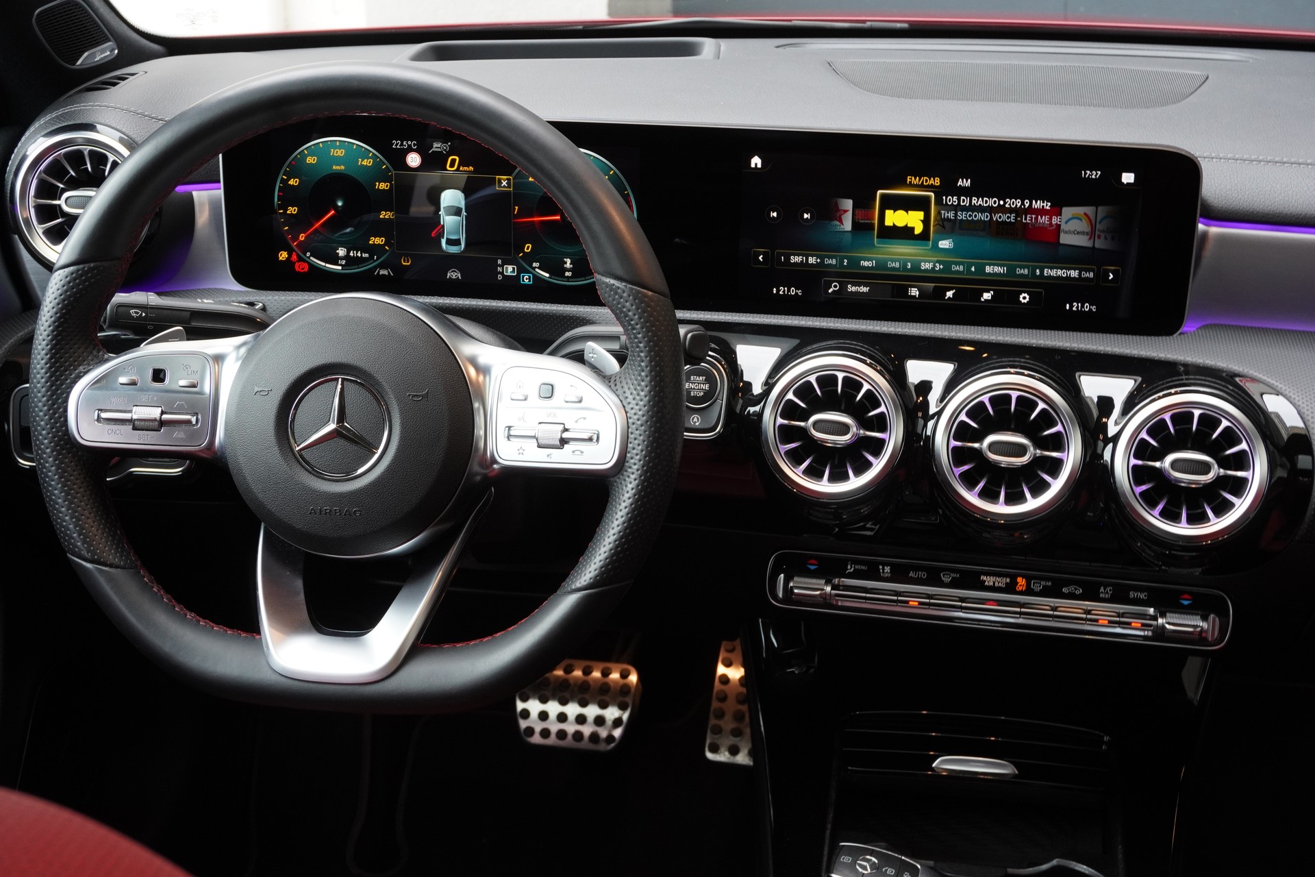 MERCEDES-BENZ A 220 d AMG Line 8G-DCT-image-11