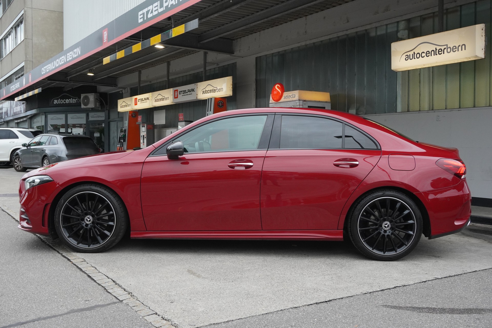 MERCEDES-BENZ A 220 d AMG Line 8G-DCT-image-7