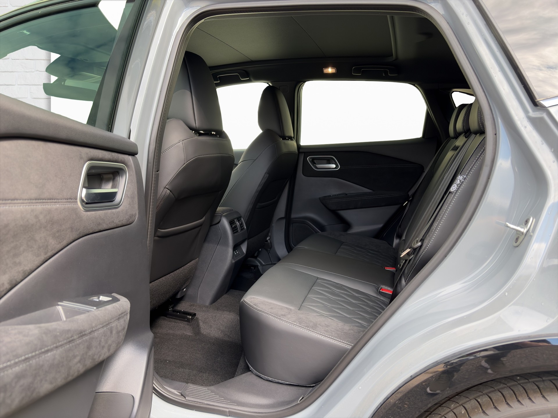 NISSAN Qashqai 1.3 DIG-T MHEV Tekna+ Xtronic 4x4-image-7