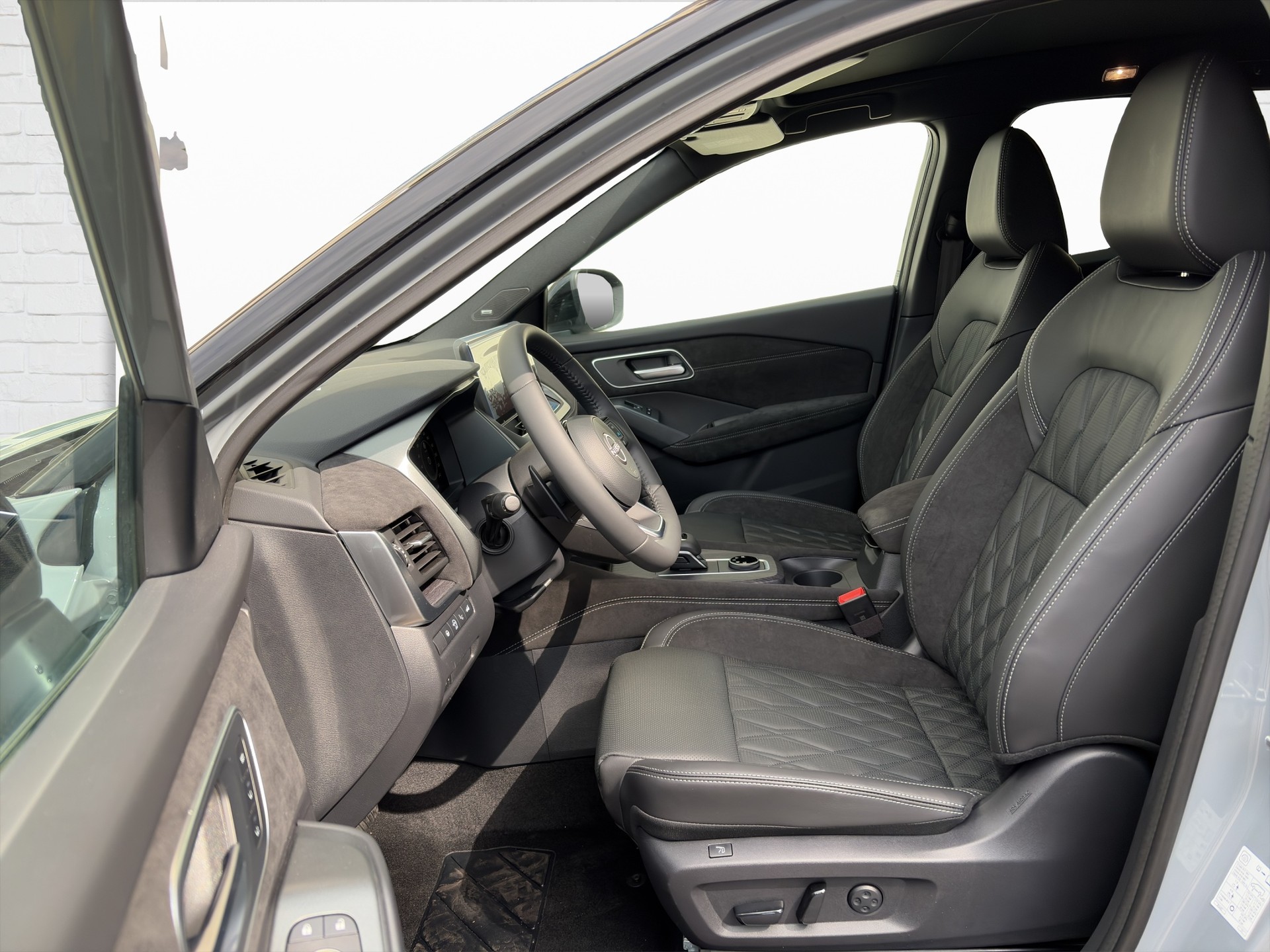 NISSAN Qashqai 1.3 DIG-T MHEV Tekna+ Xtronic 4x4-image-3