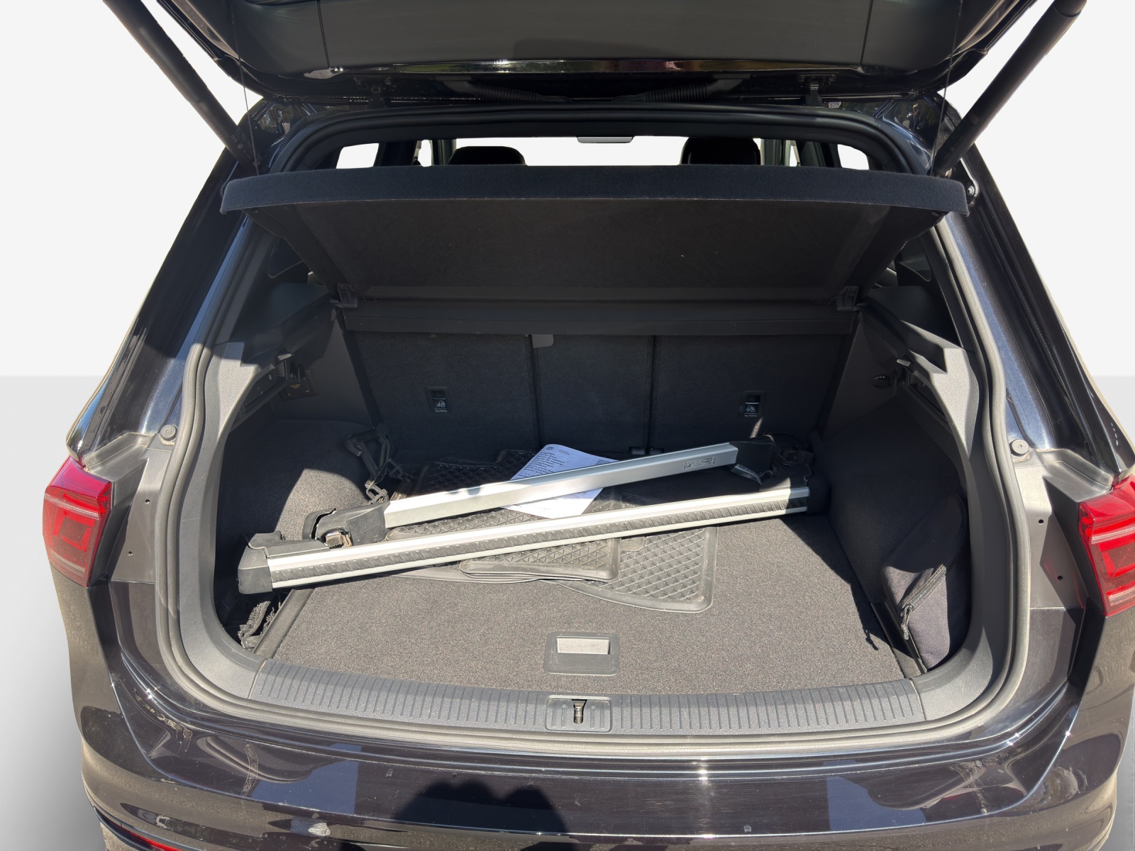 VW Tiguan 2.0TSI R-Line 4Motion DSG-image-12