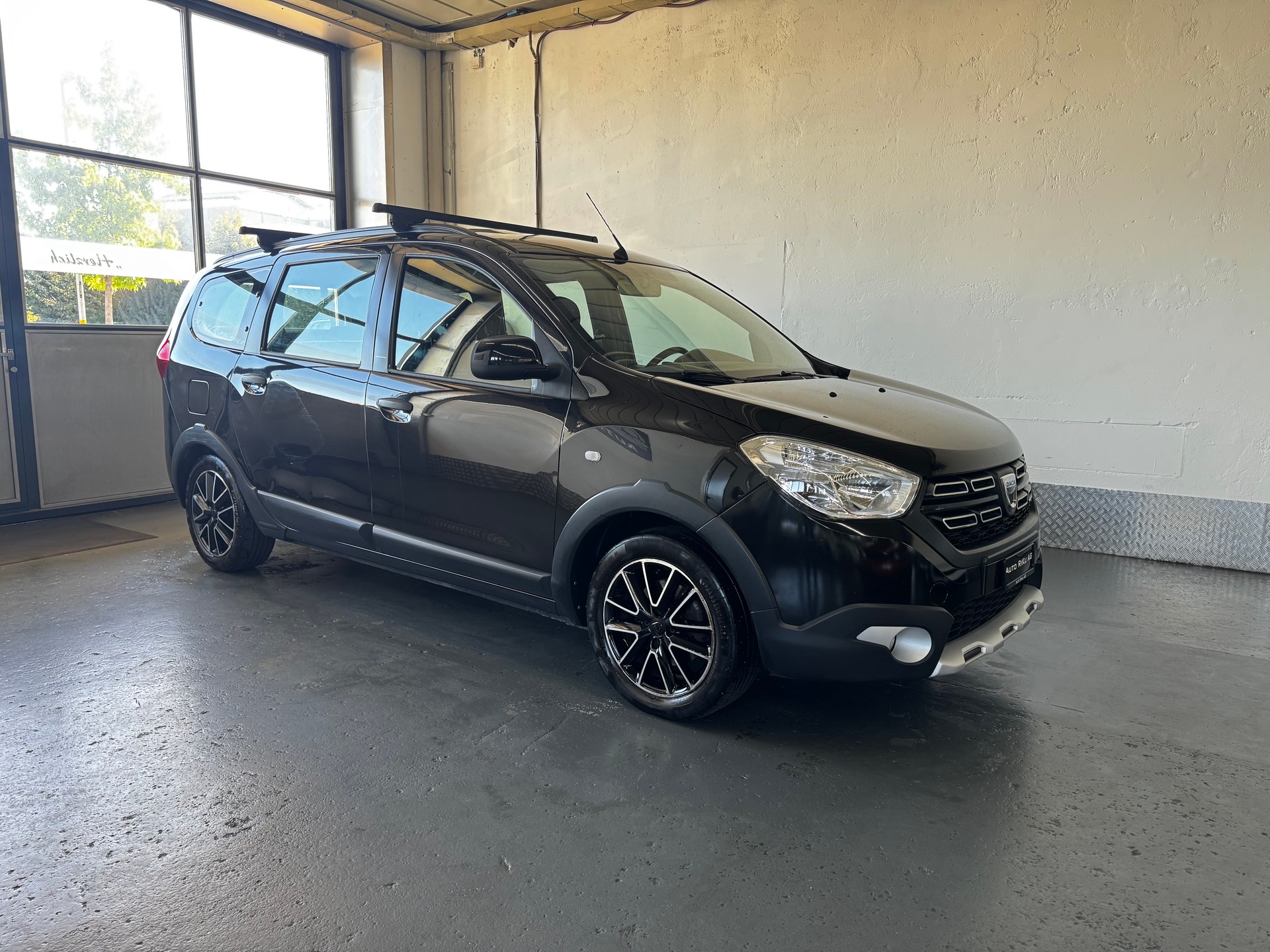 DACIA Lodgy 1.2 Turbo Stepway Unlimited 2 7PL-image-1
