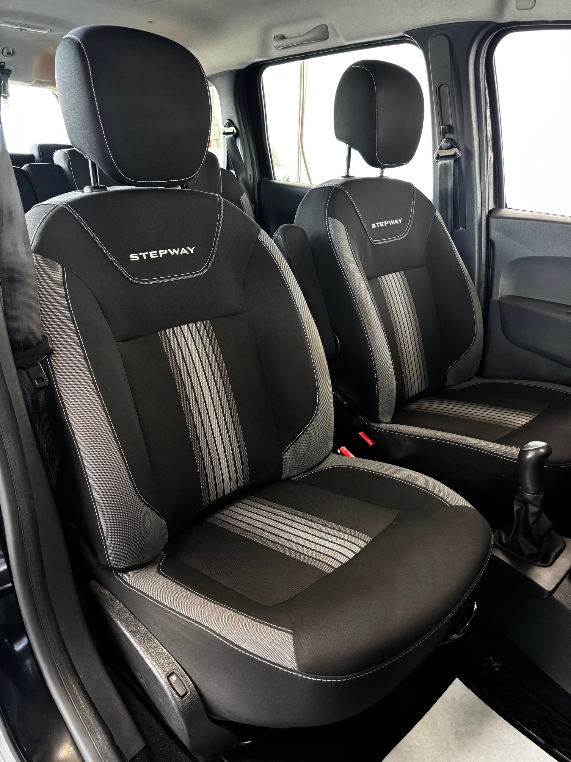 DACIA Lodgy 1.2 Turbo Stepway Unlimited 2 7PL-image-20