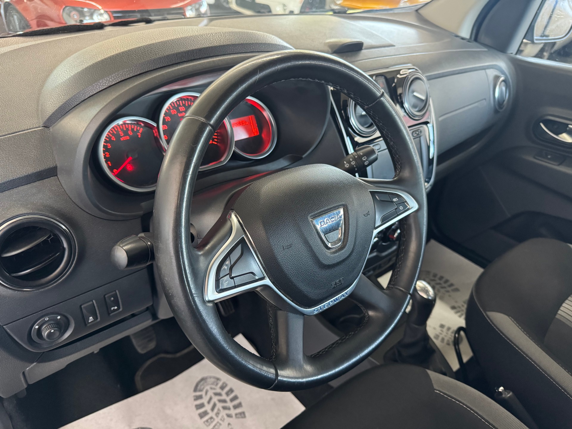 DACIA Lodgy 1.2 Turbo Stepway Unlimited 2 7PL-image-11