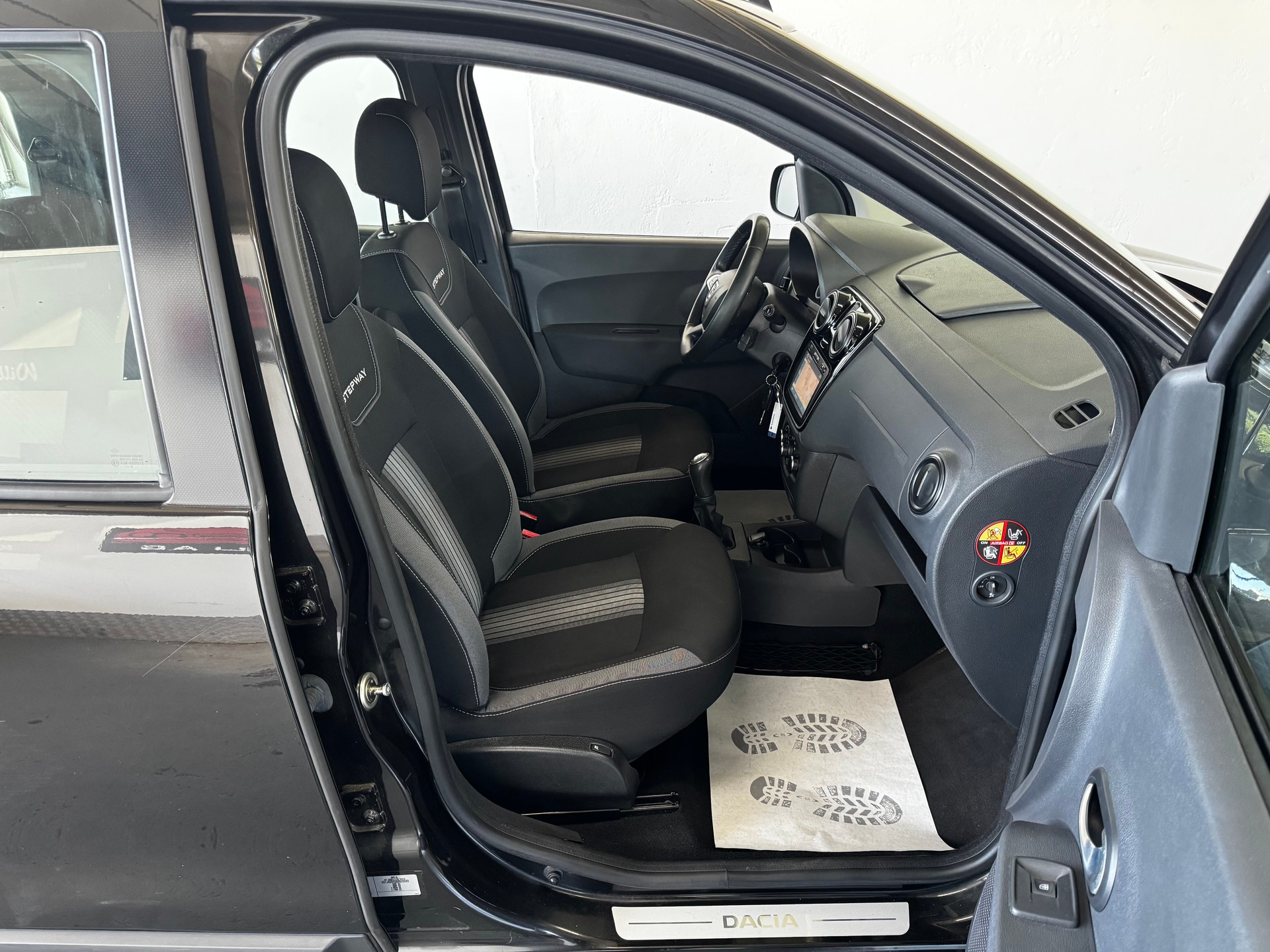 DACIA Lodgy 1.2 Turbo Stepway Unlimited 2 7PL-image-19